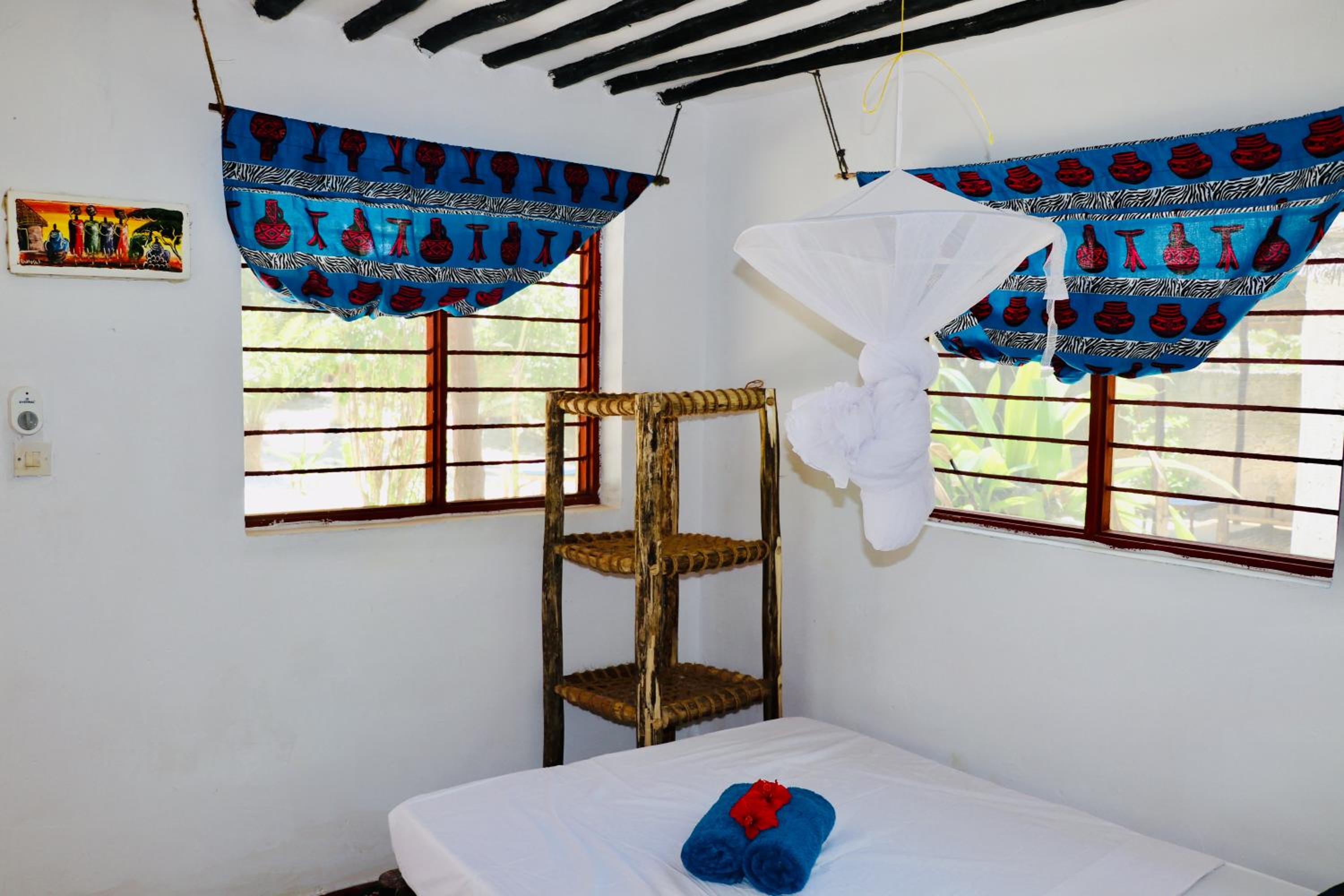Bungalow with Fan photo 2