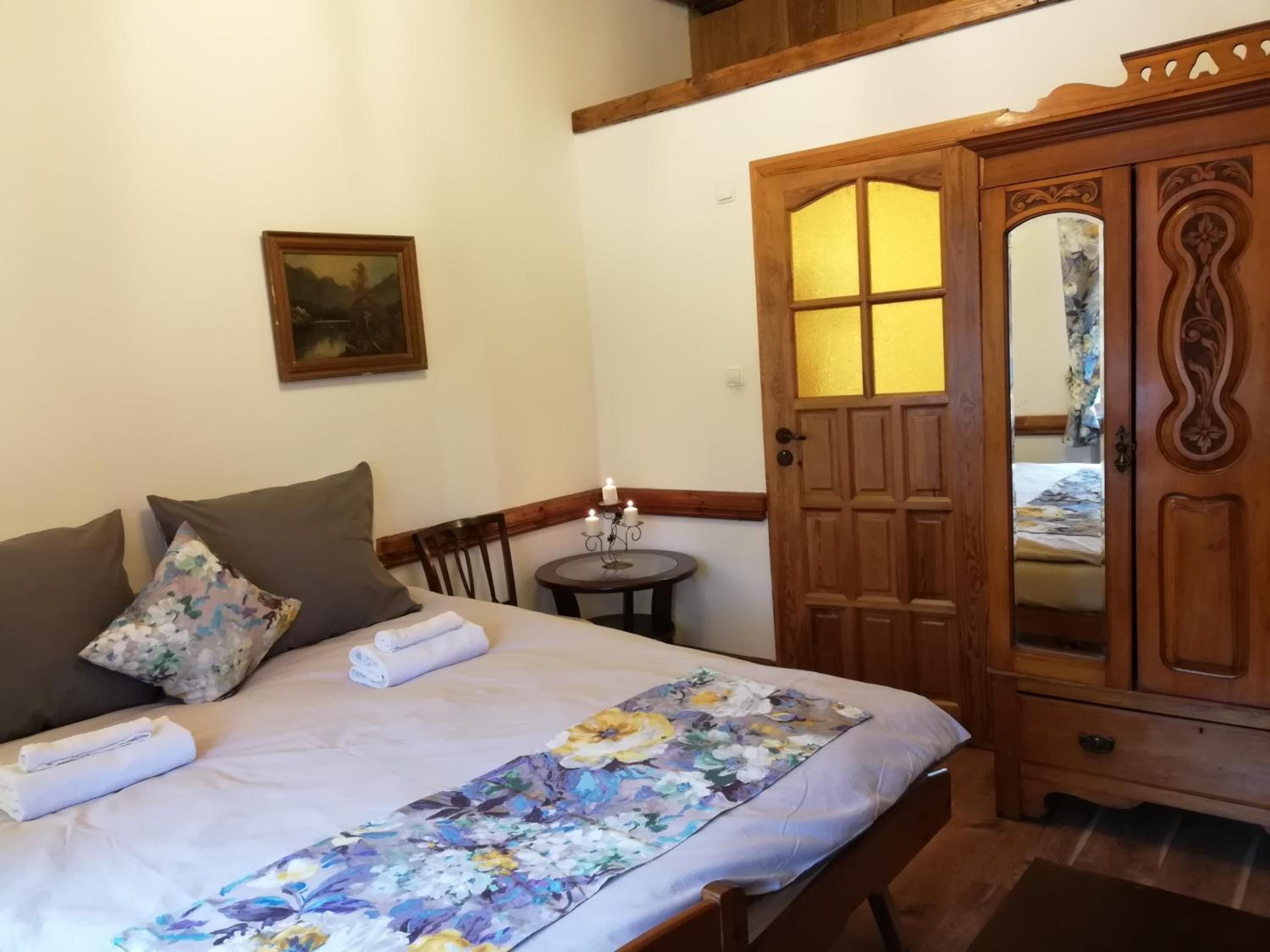 Double or Twin Room with Shower - Photo 12