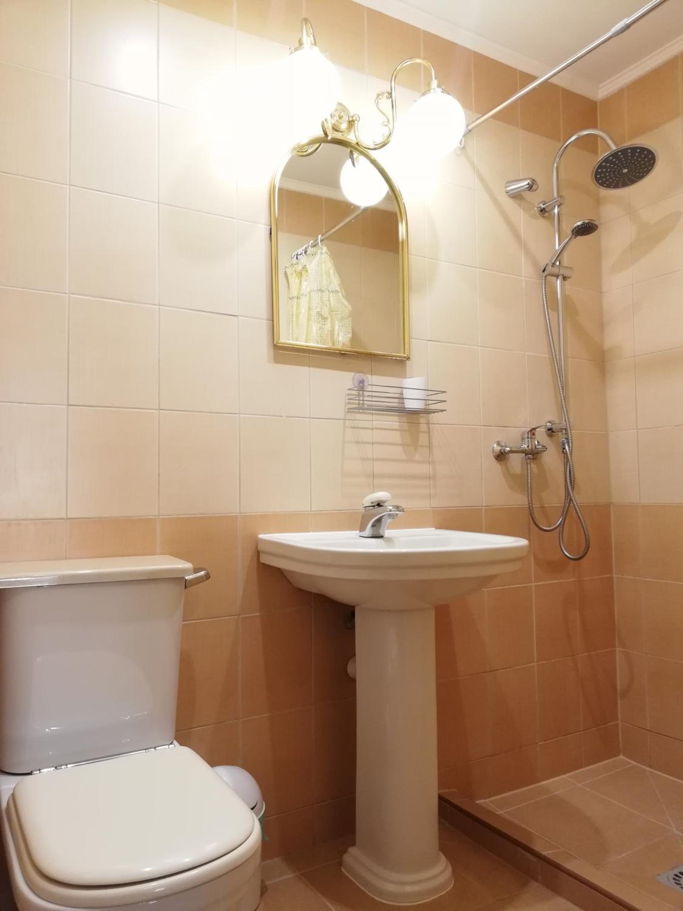 Double or Twin Room with Shower - Photo 15