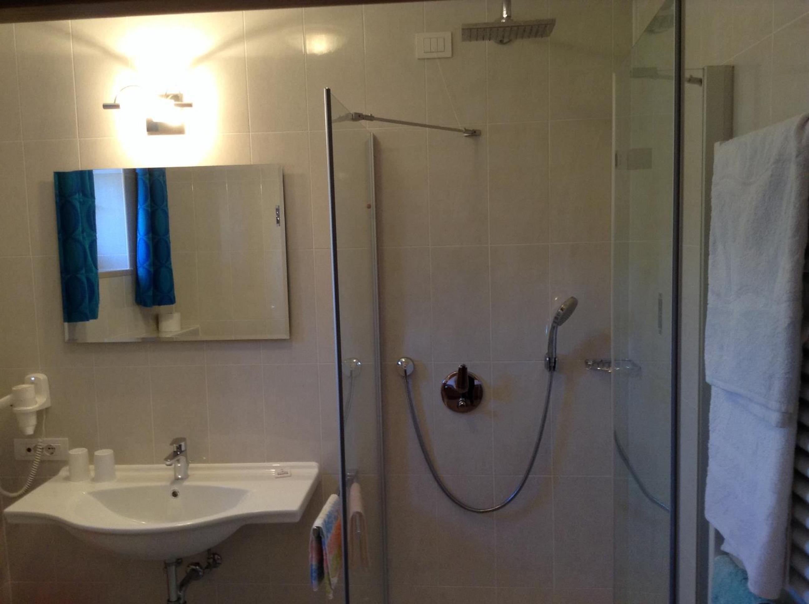 Double or Twin Room with Shower photo 2