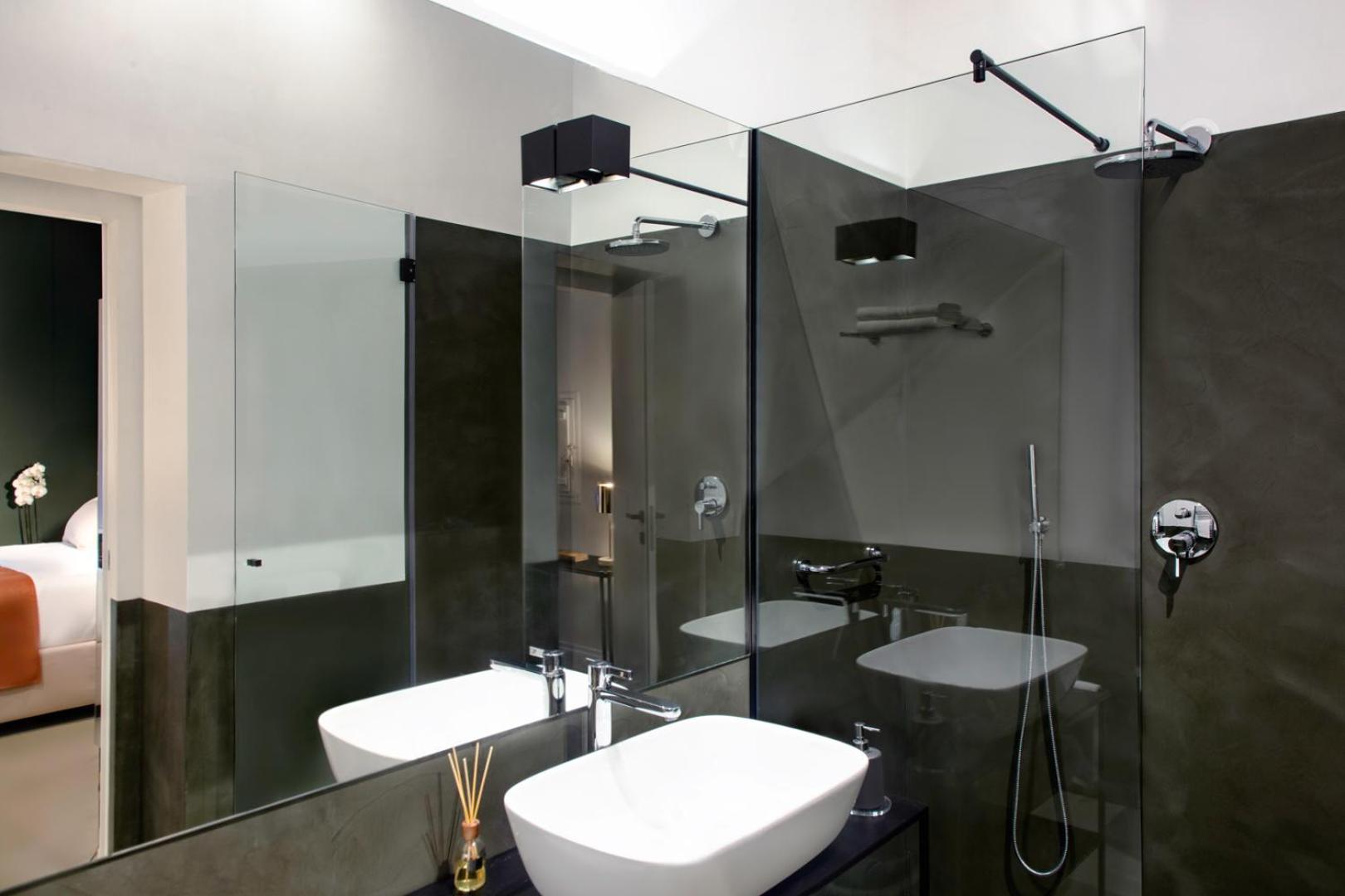 Queen Room with Spa Bath photo 3