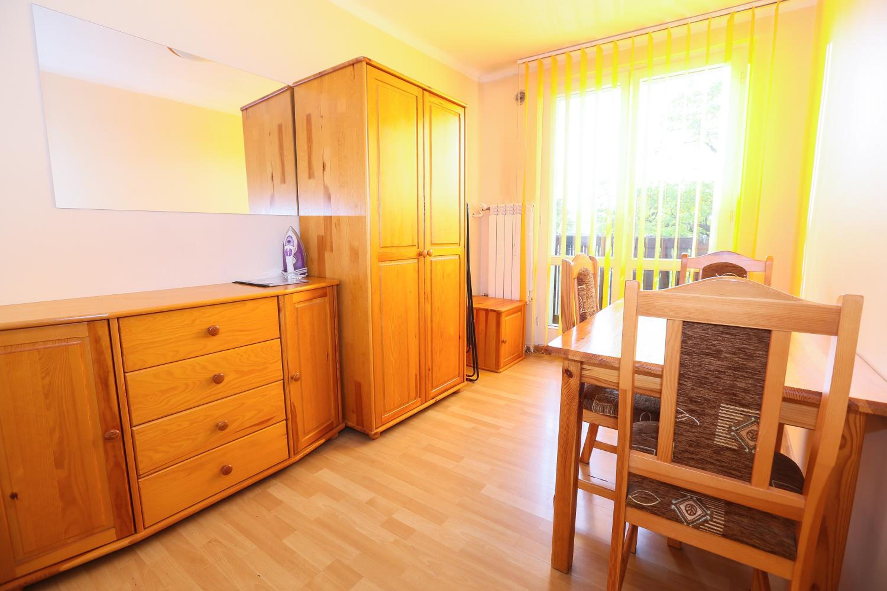 Comfort Triple Room with Shared Shower, Toilet and Shared Kitchen photo 3