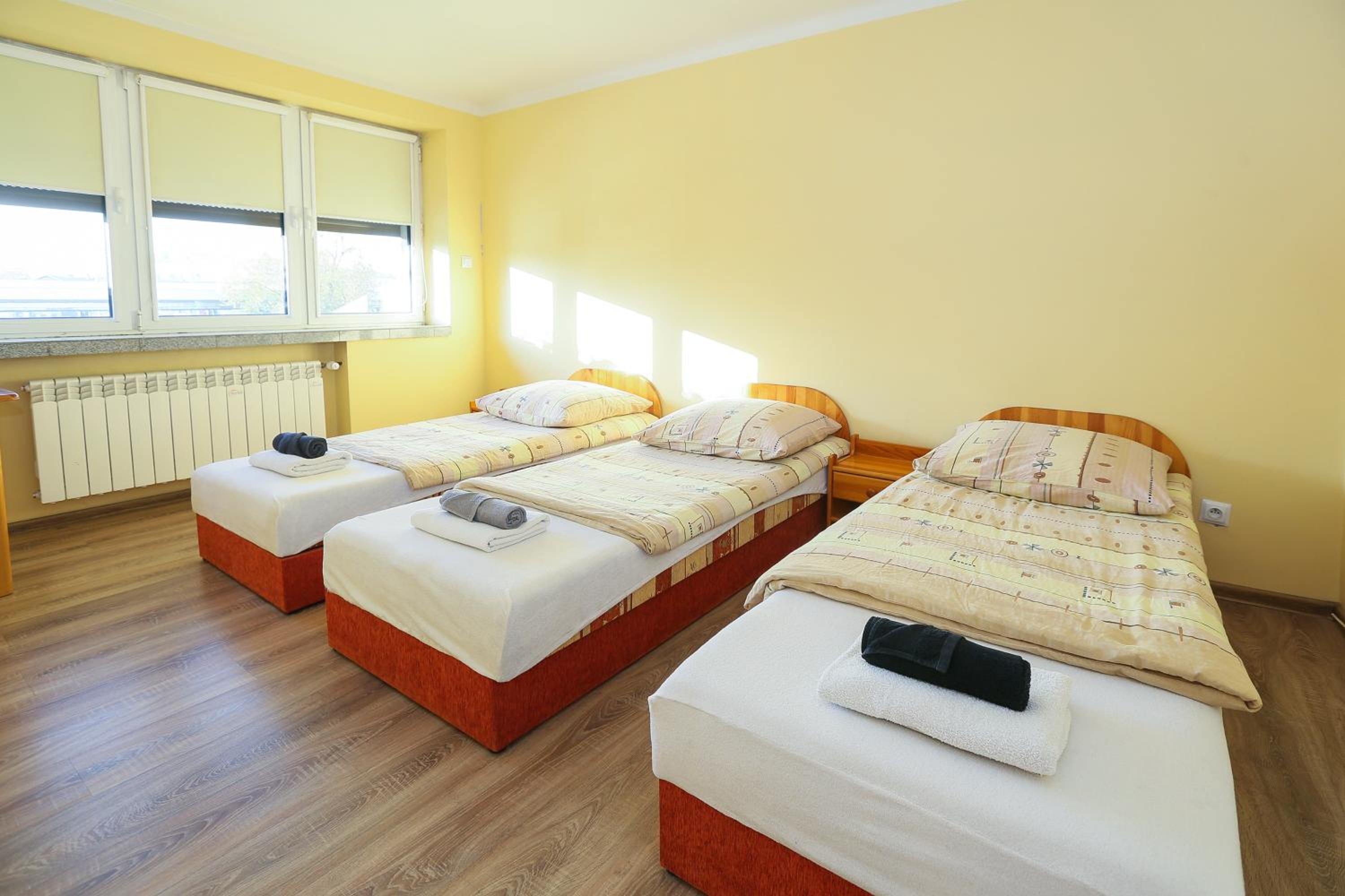 Comfort Triple Room with Shared Shower, Toilet and Shared Kitchen photo 1