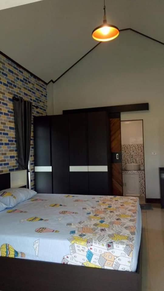 One-Bedroom House - Photo 74