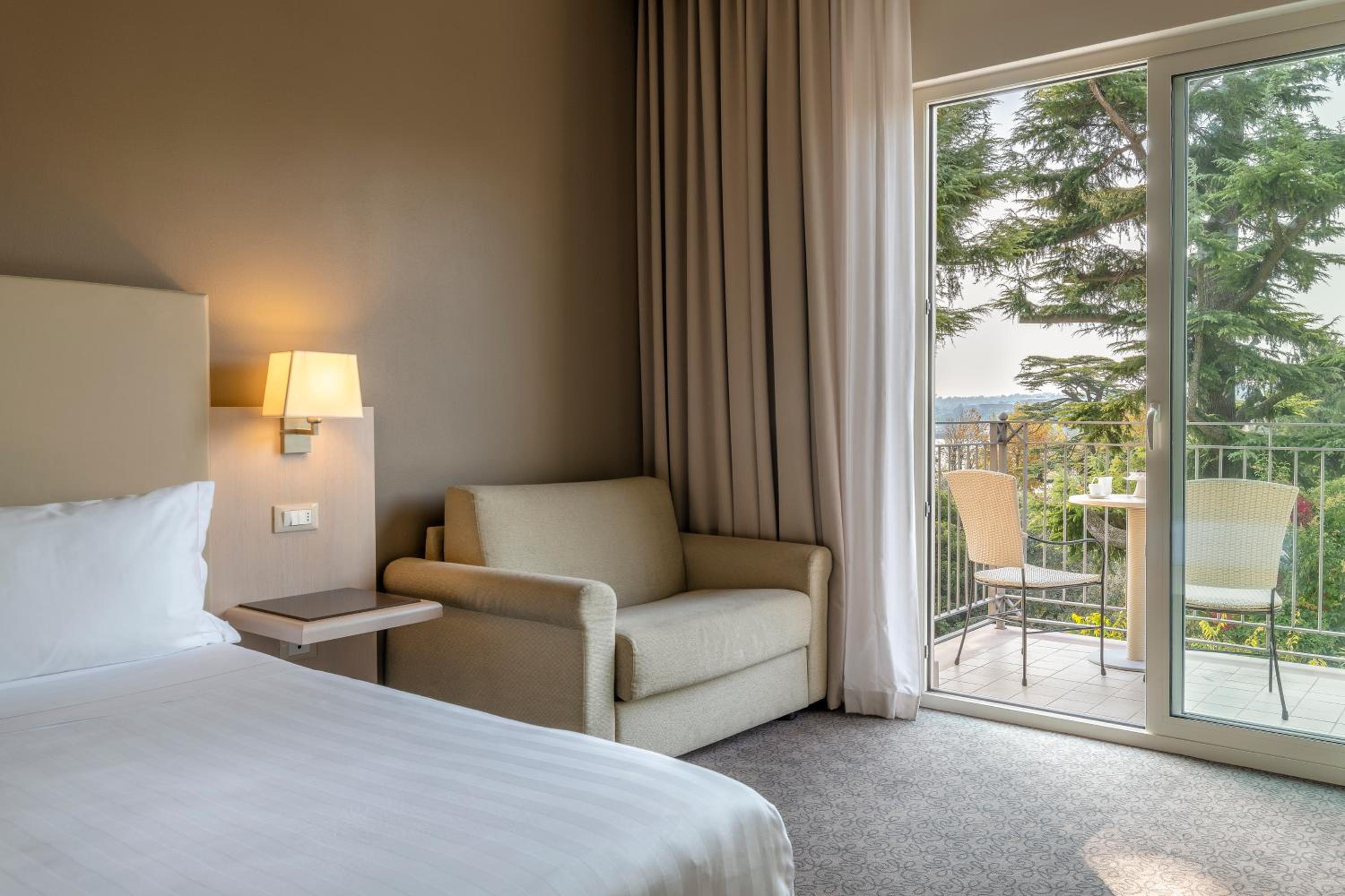 Superior Double Room with Balcony - Photo 4