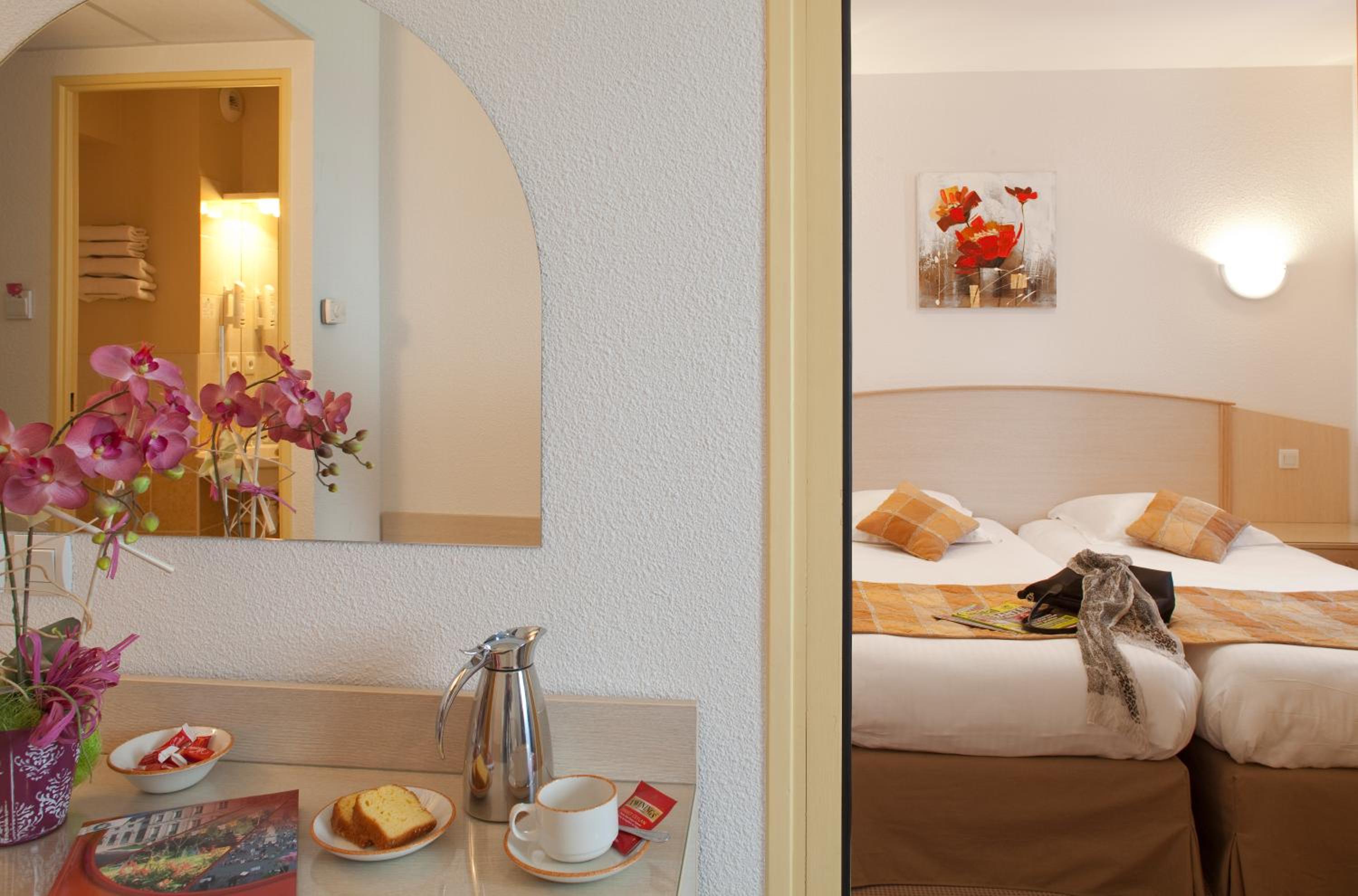 Twin Room - Photo 2