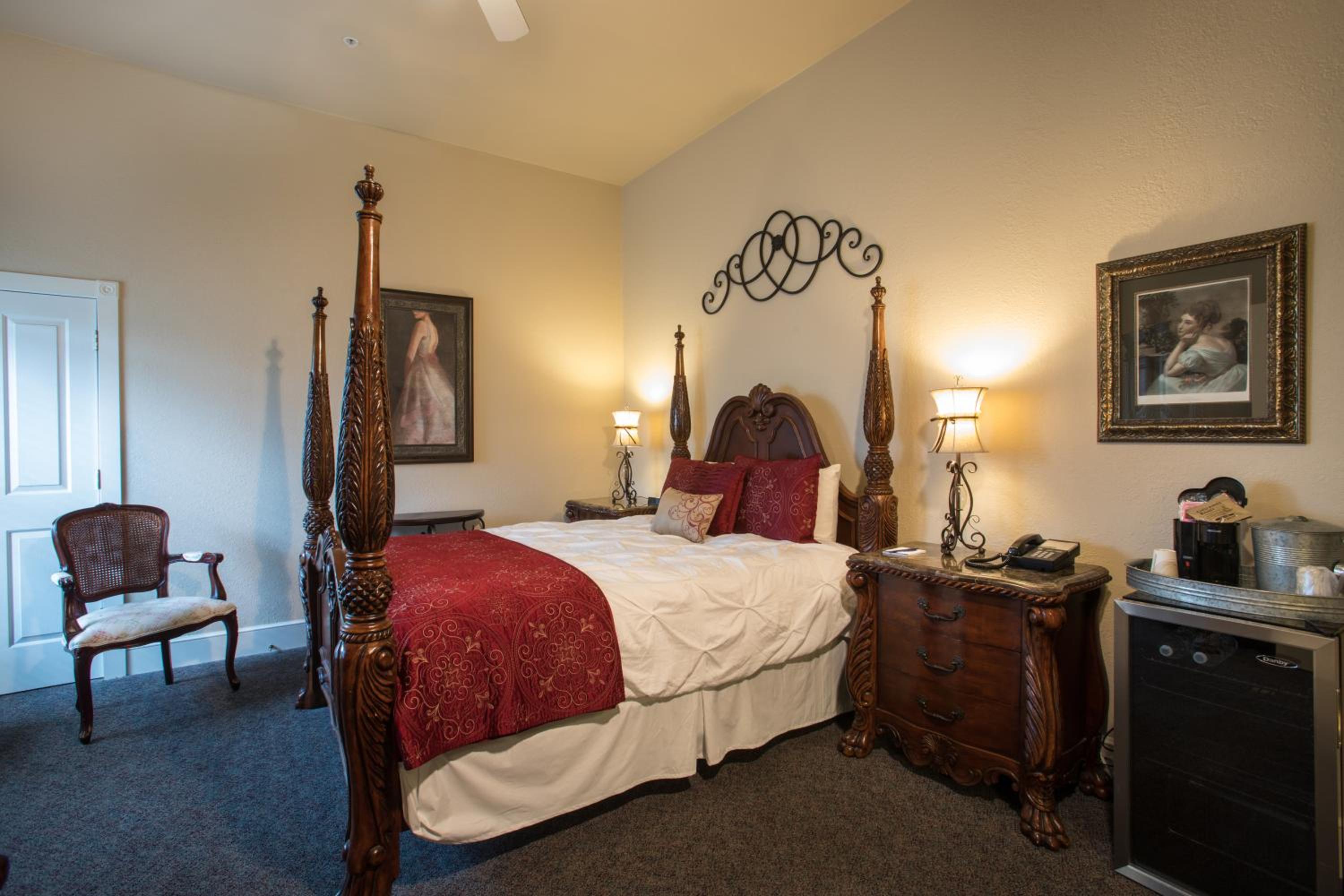 Queen Room with Balcony