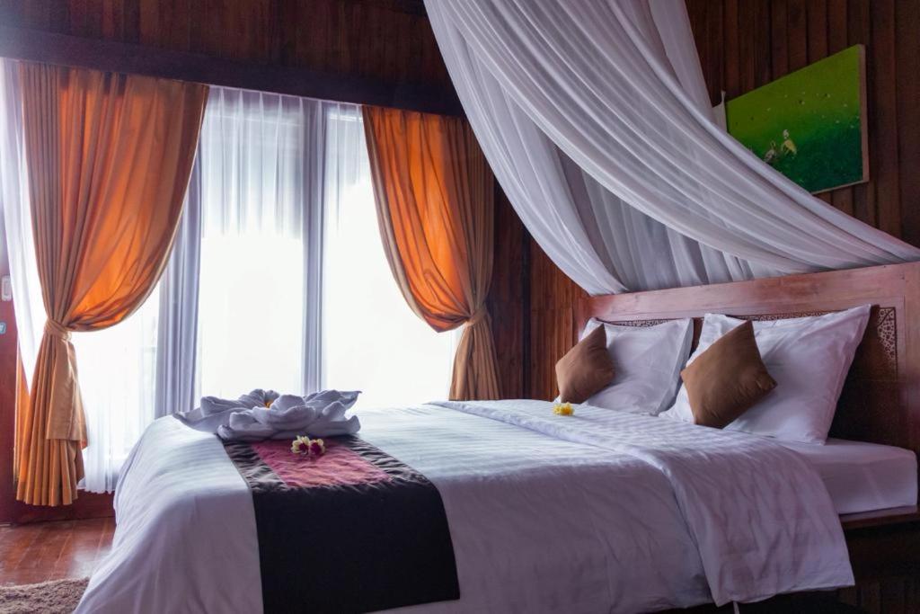 Deluxe Double Room - Photo 9