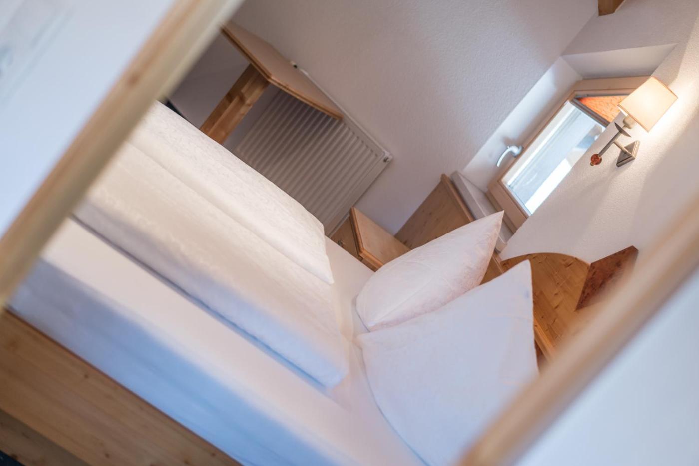 One-Bedroom Apartment with Balcony photo 2
