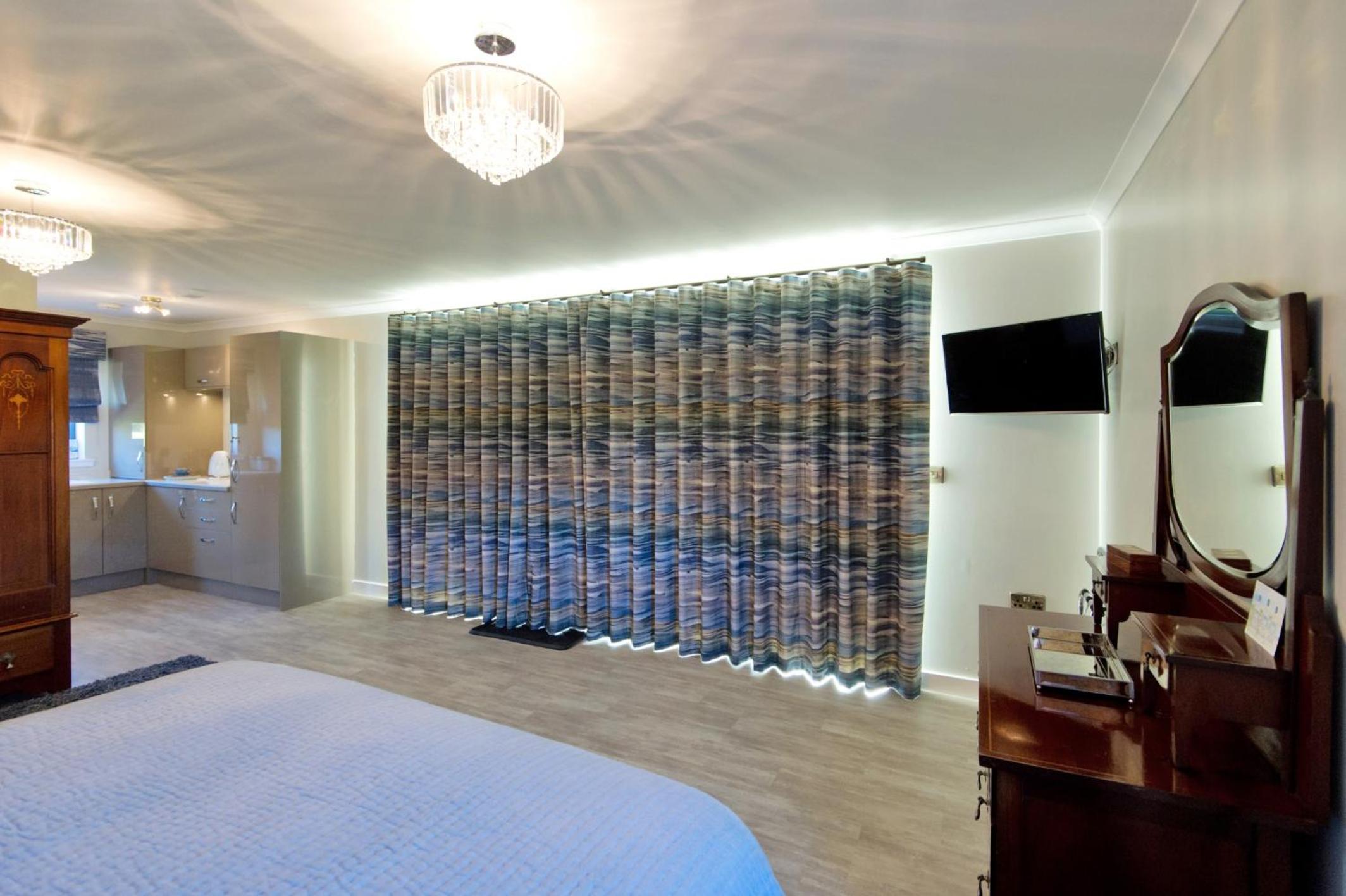 Garden Suite With King Bed And Panoramic Bay Views photo 1