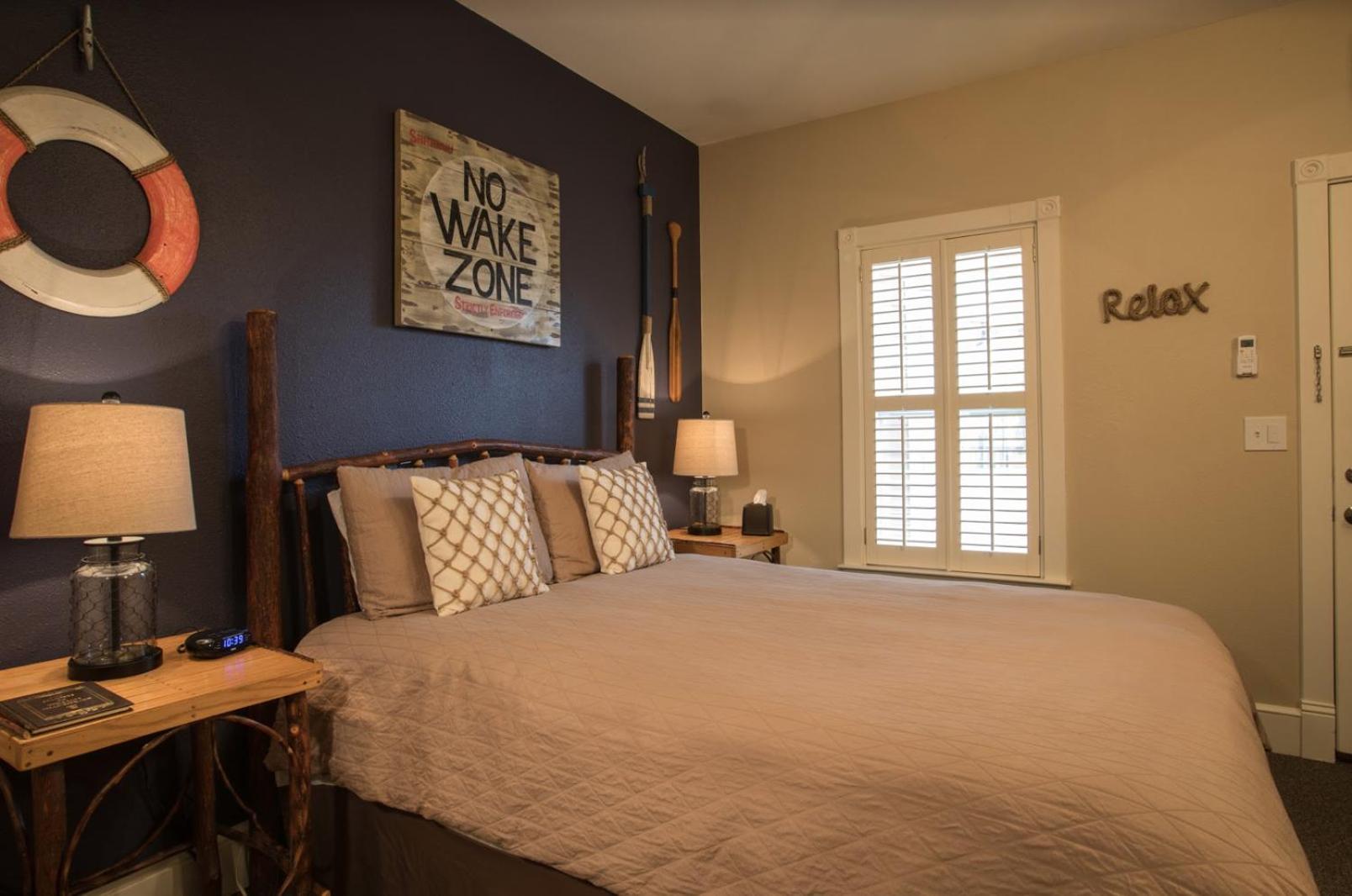 Standard Queen Room