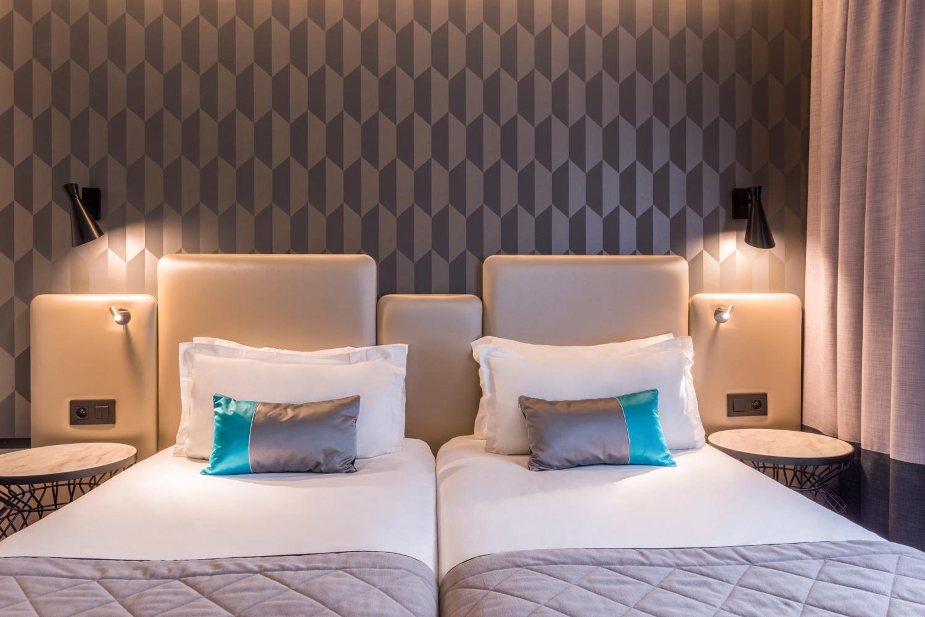 Standard Twin Room - Photo 6