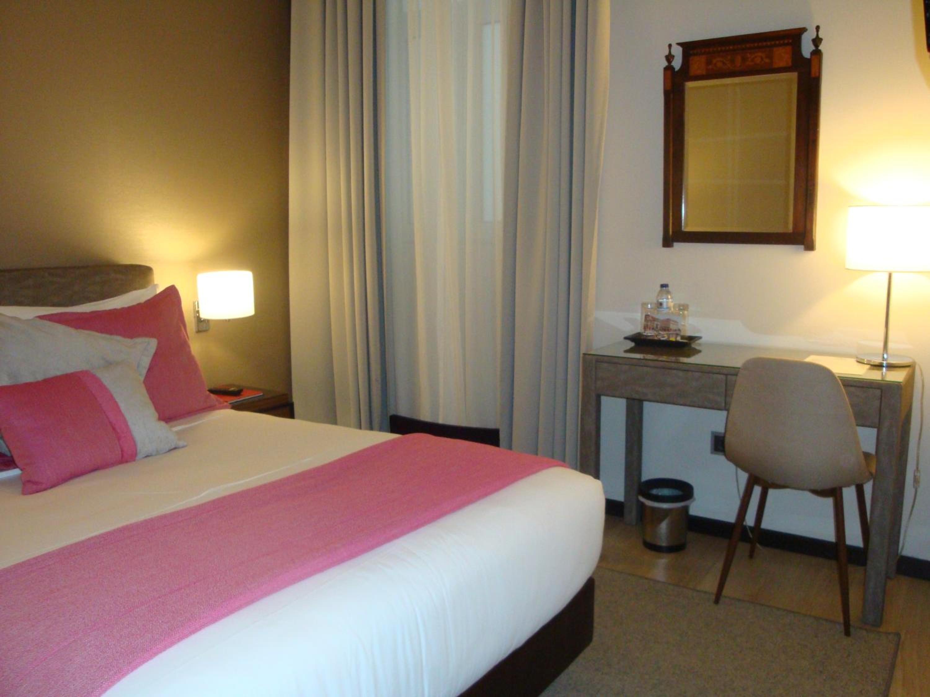 Double or Twin Room with Internal View - Photo 3