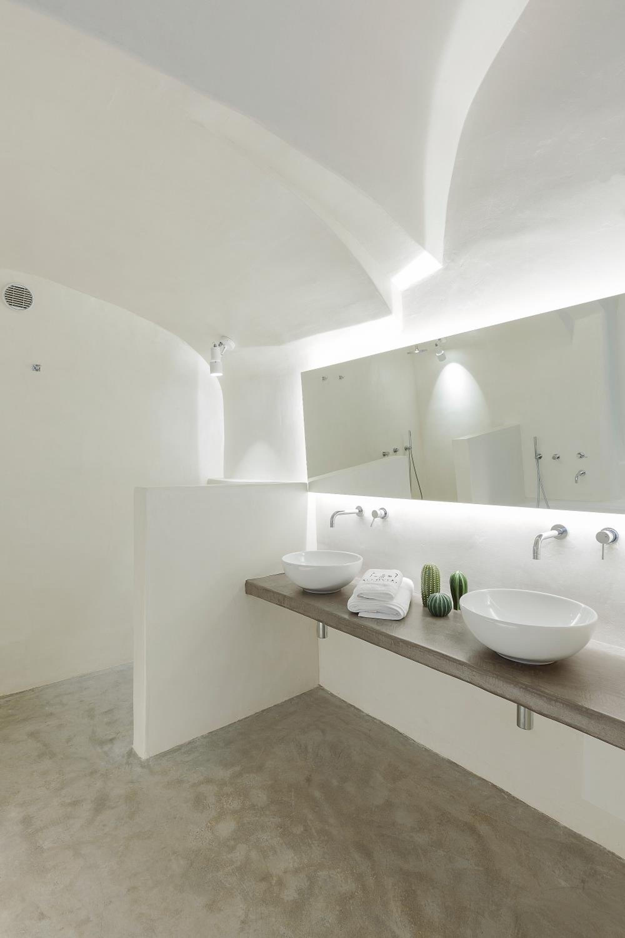 Two-Bedroom Apartment - Photo 11