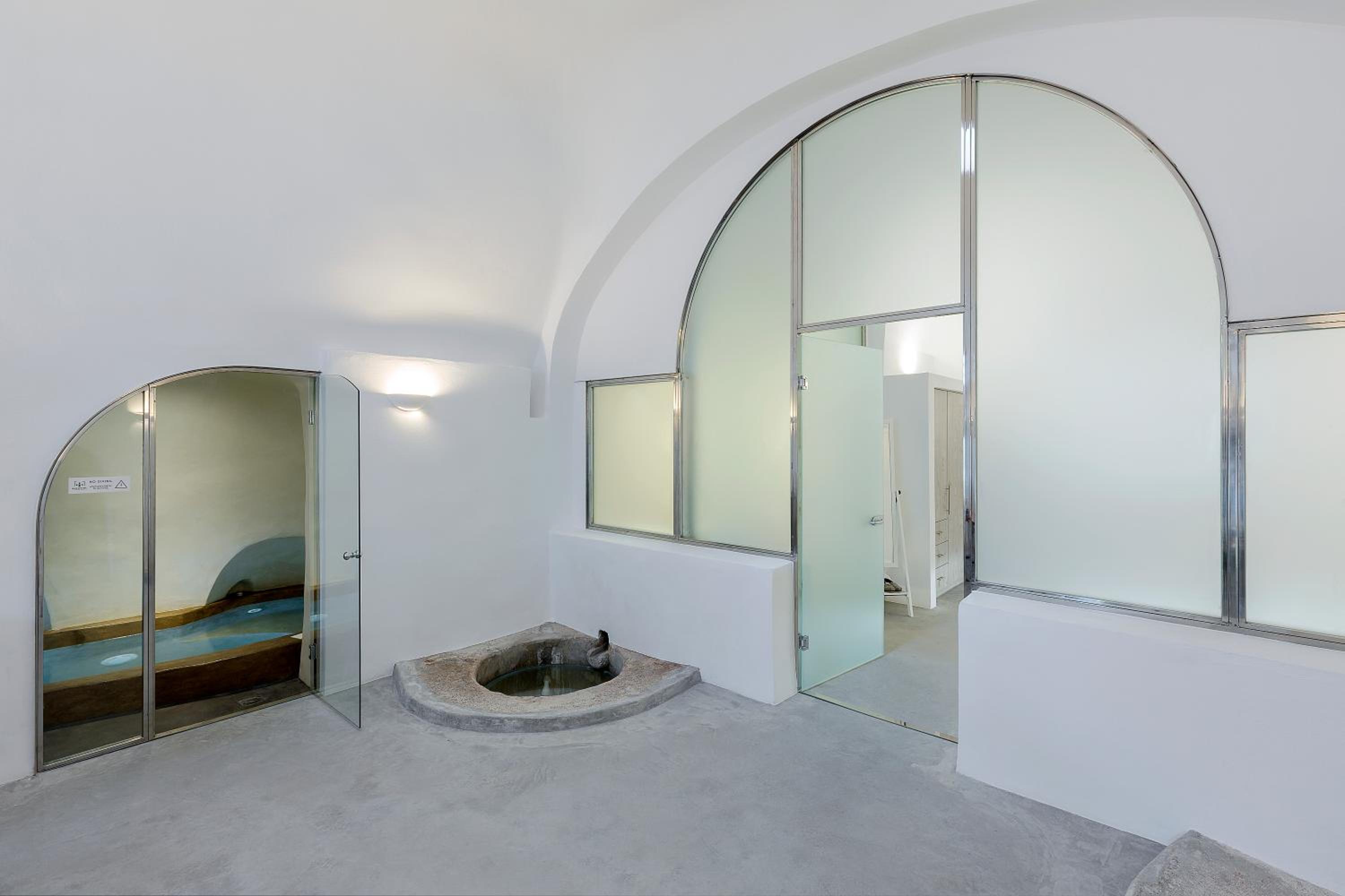 Two-Bedroom Apartment - Photo 2