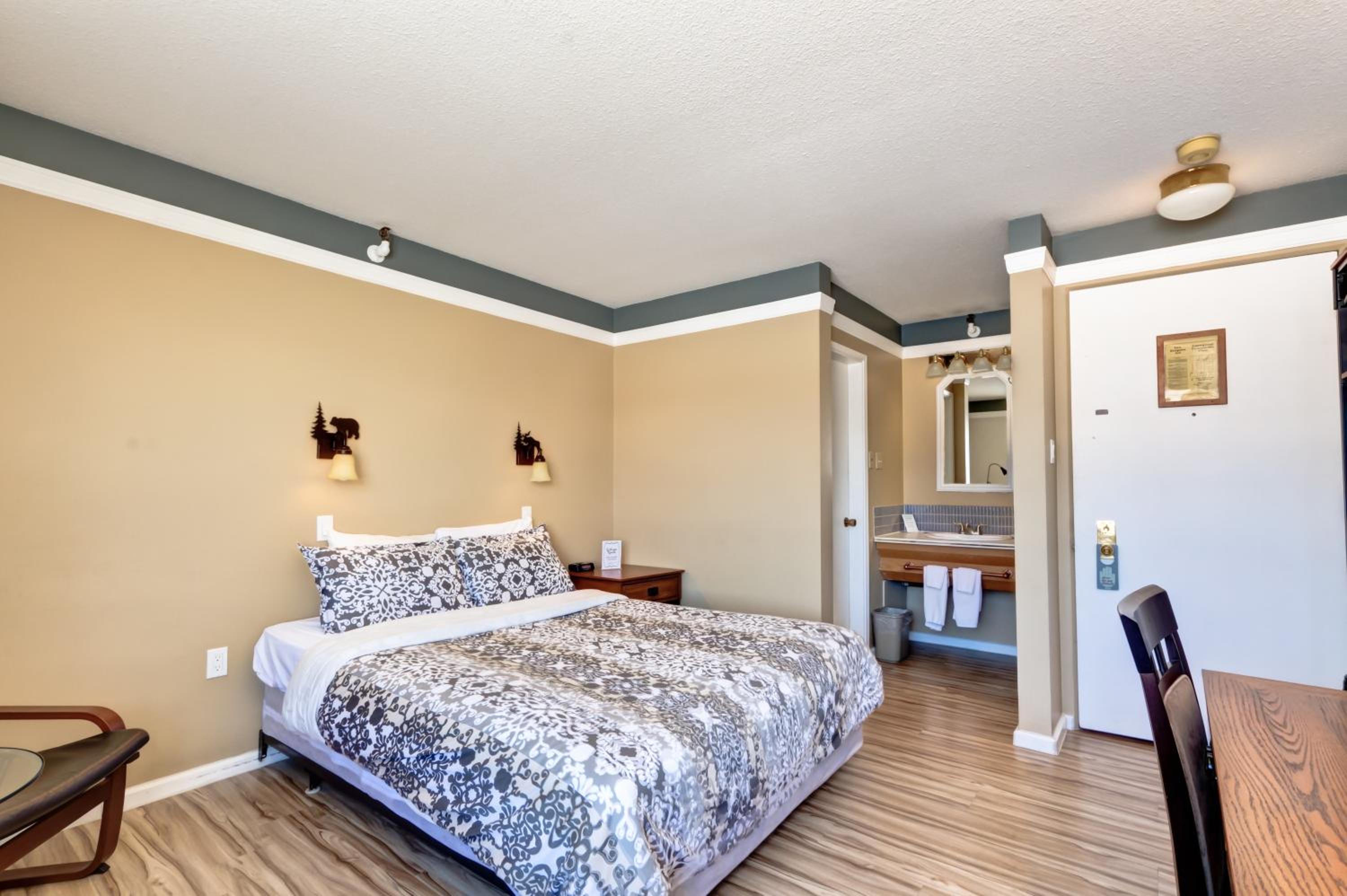 Standard Queen Room - Photo 4