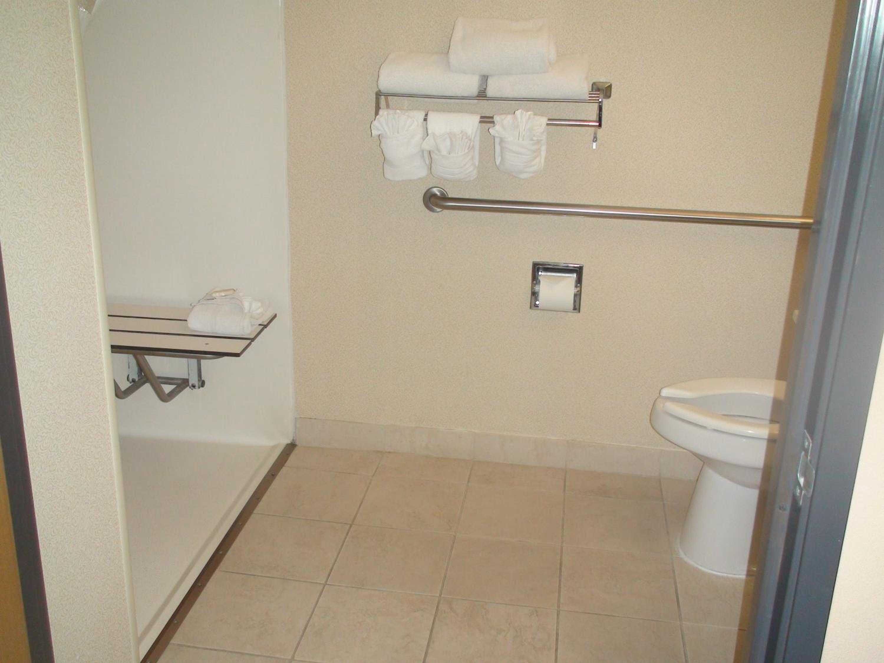 Queen Room - Disability Access - Non-Smoking - Photo 3