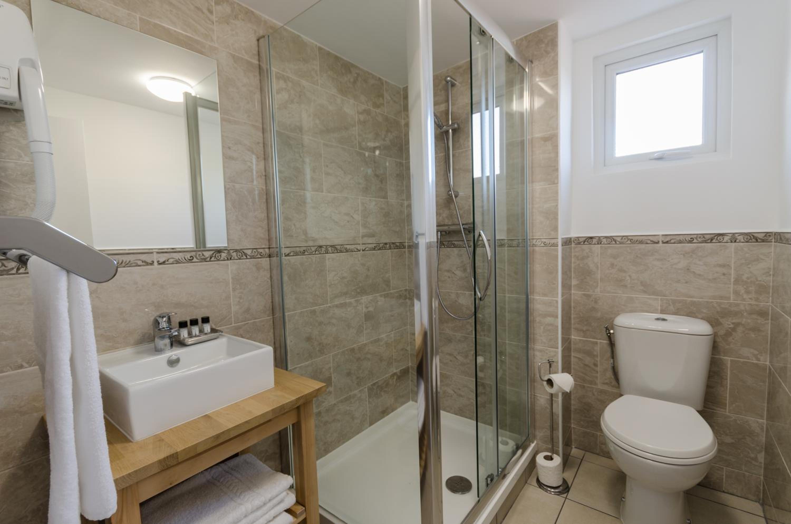 Triple Room with Partial Sea View and Balcony - Photo 4