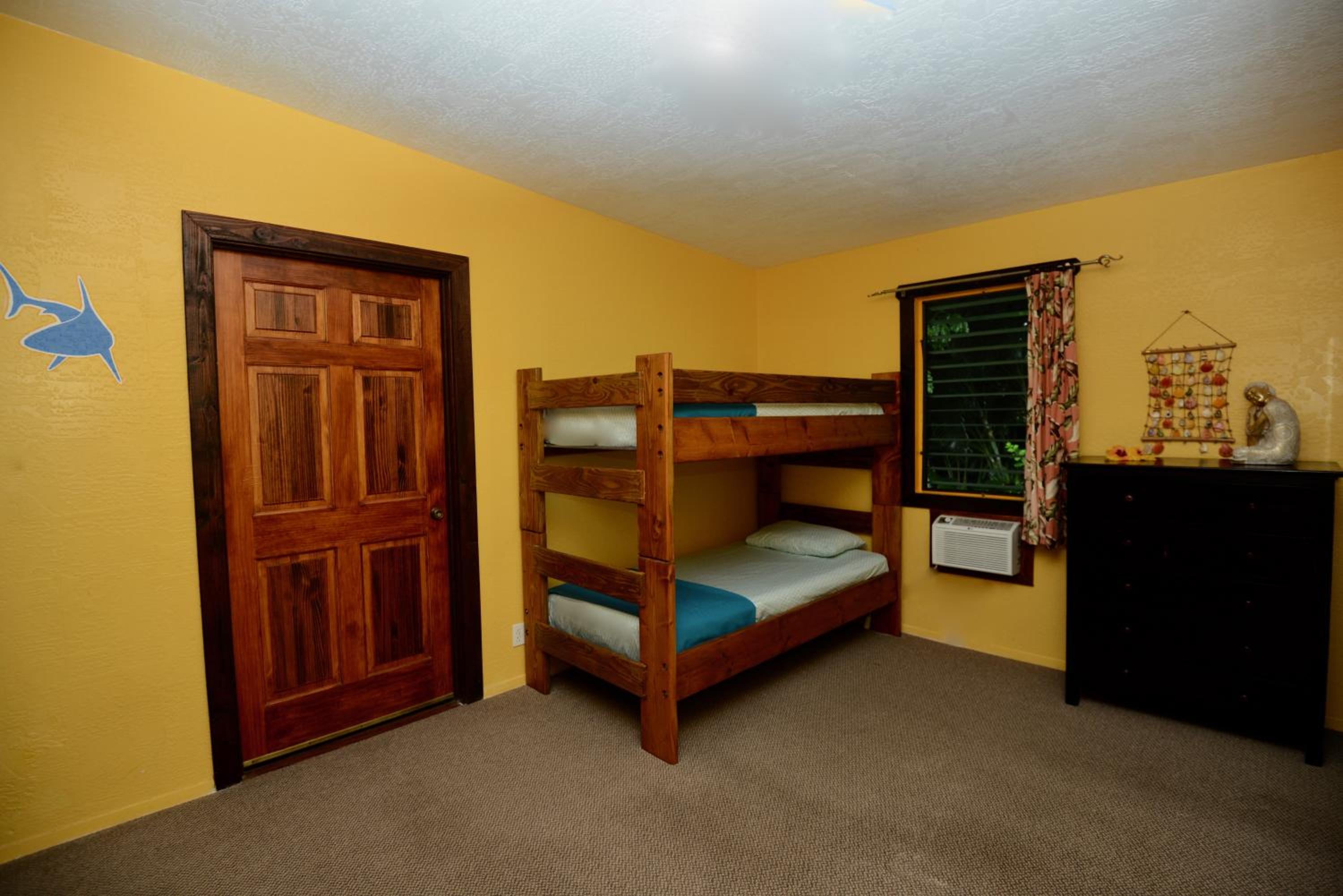 Bunk Bed in Mixed Dormitory Room
