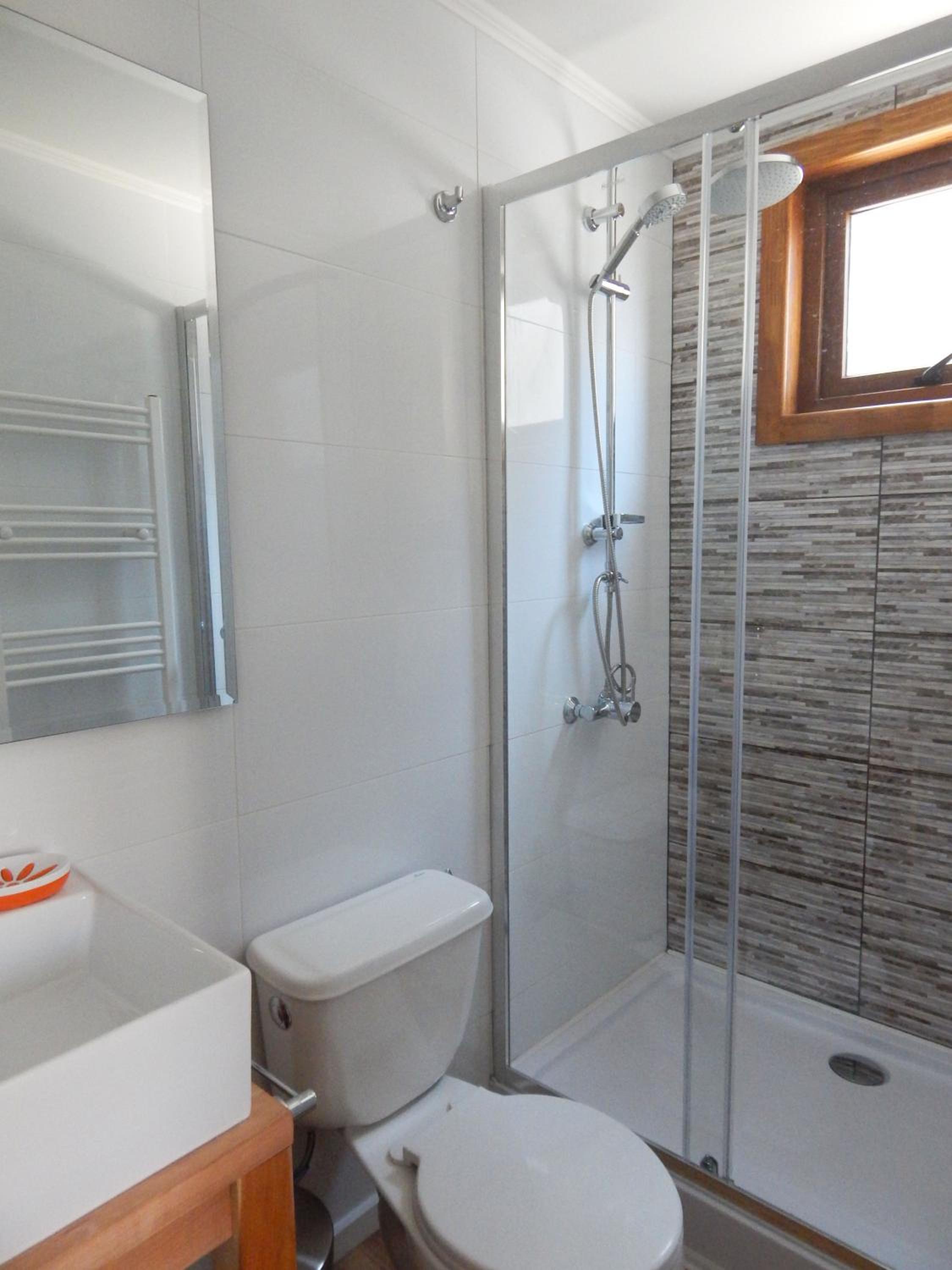 Double or Twin Room with Private Bathroom photo 3