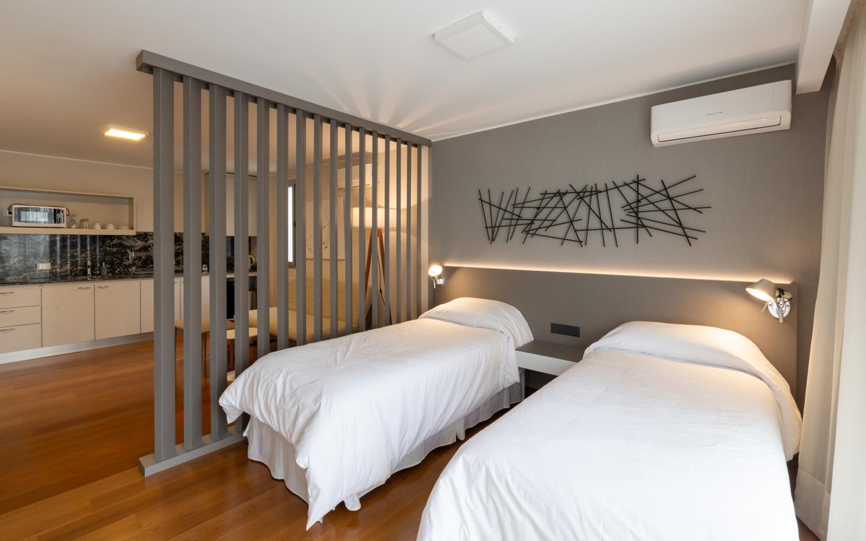 One-Bedroom Apartment photo 2