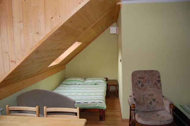 Comfort Triple Room with Shower - Photo 8