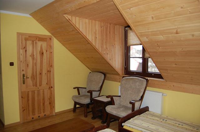 Quadruple Room with Shower - Photo 9
