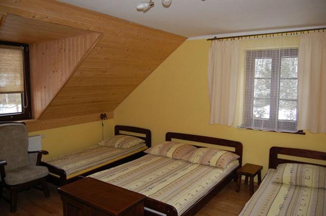 Quadruple Room with Shower - Photo 10