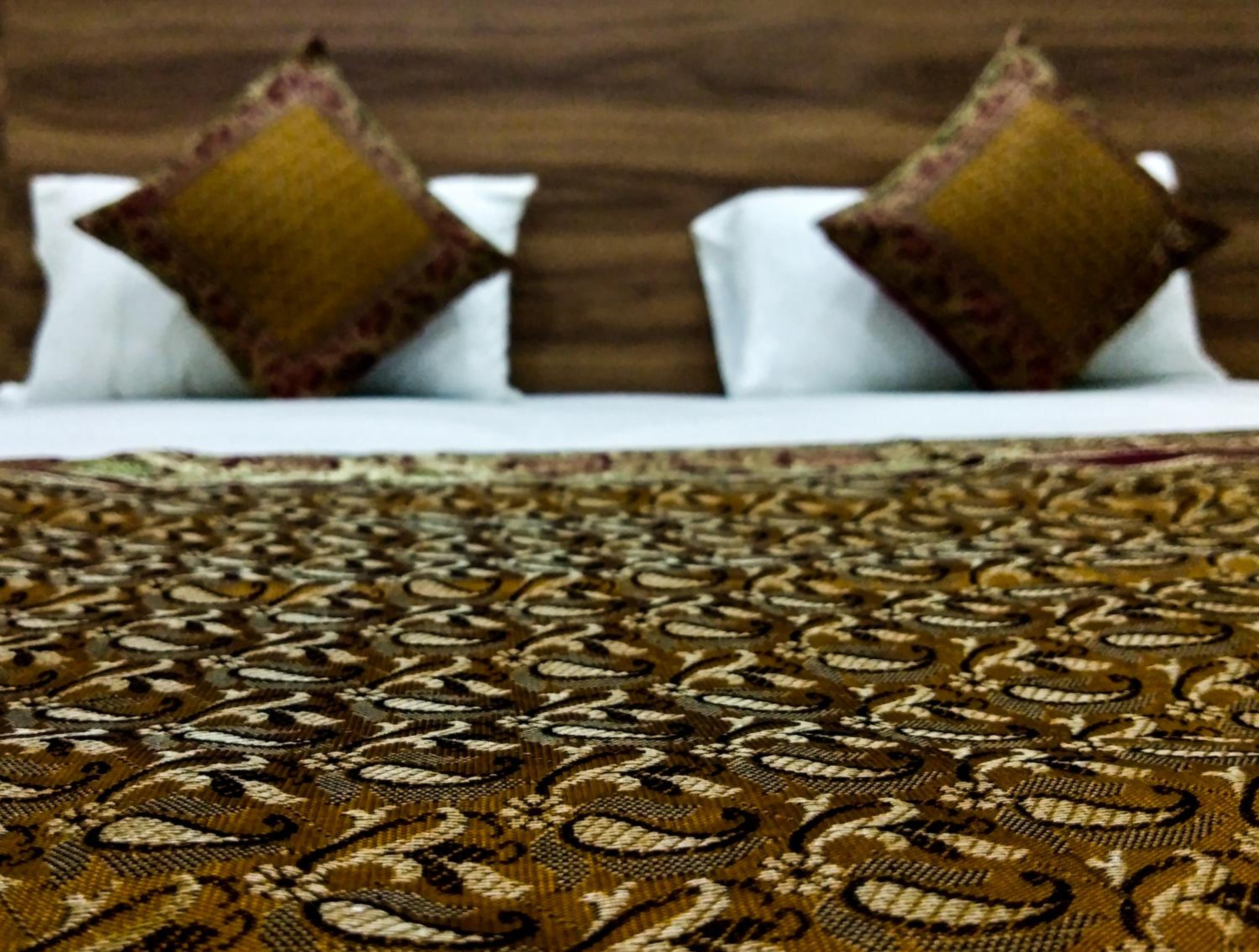 Budget Nomad Room - Non river view (Darshan Assistance for Kashi Vishwanath Temple Available)