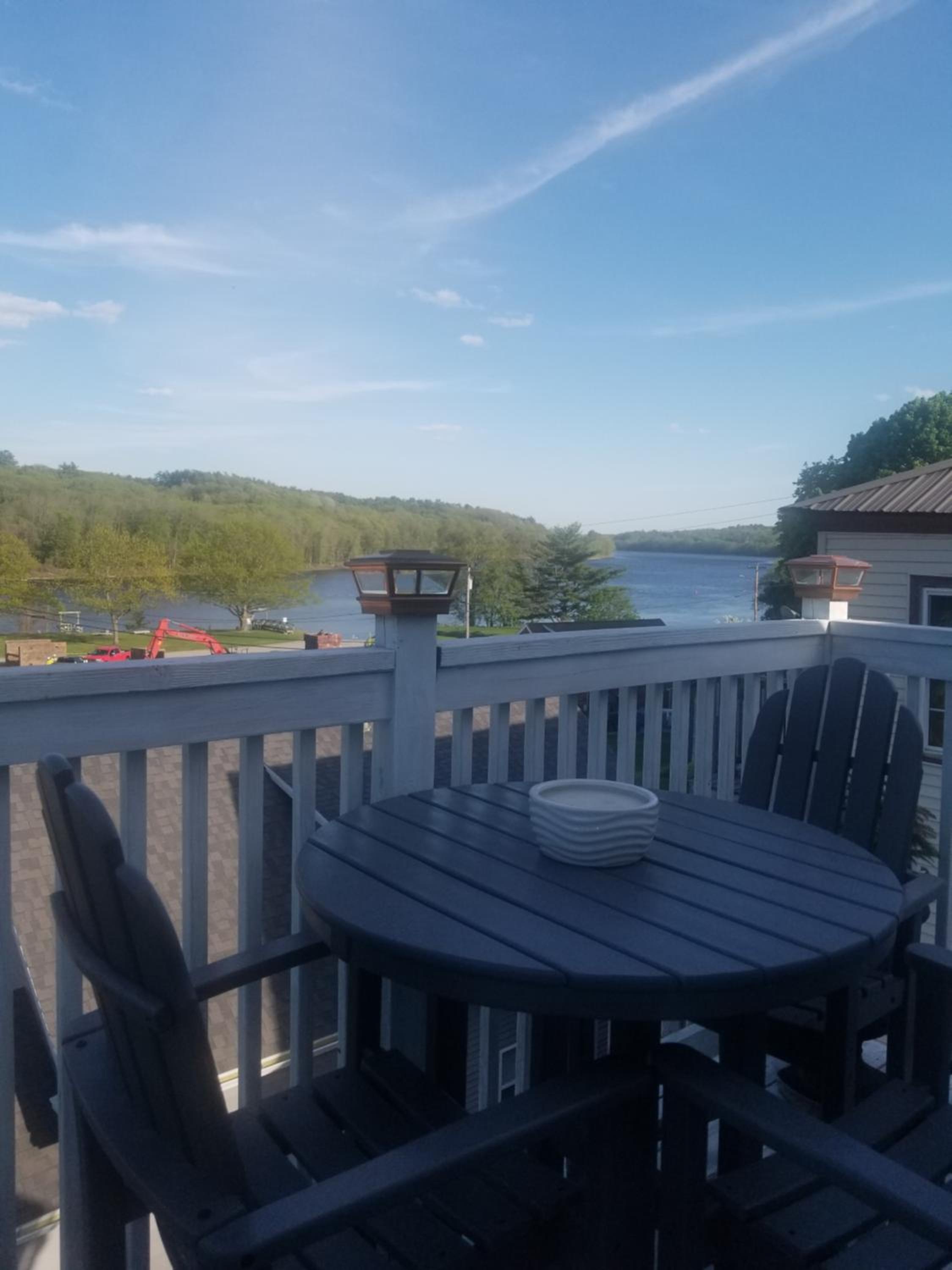 Suite with River View - Photo 15