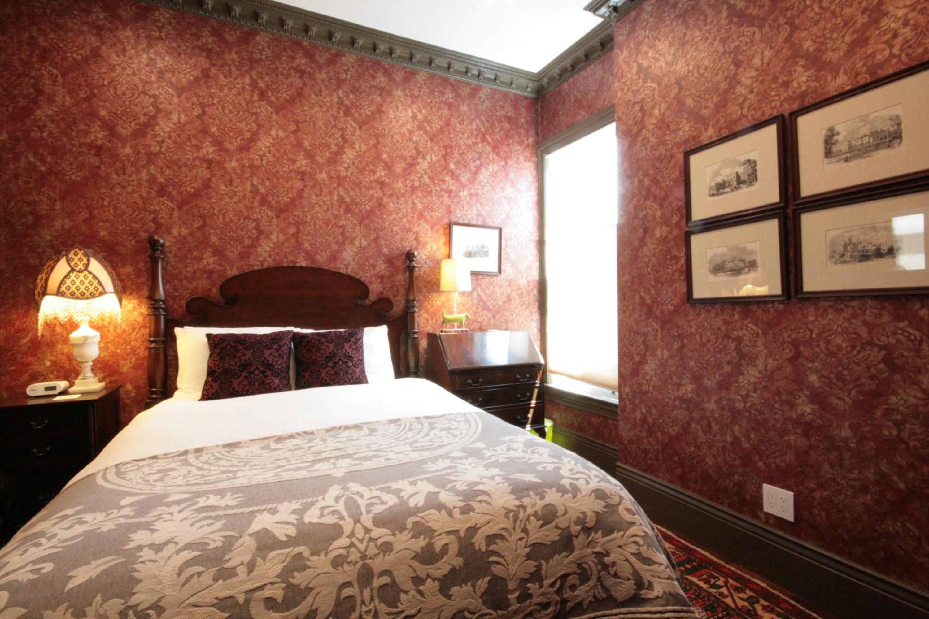 Economy Double Room - Photo 10