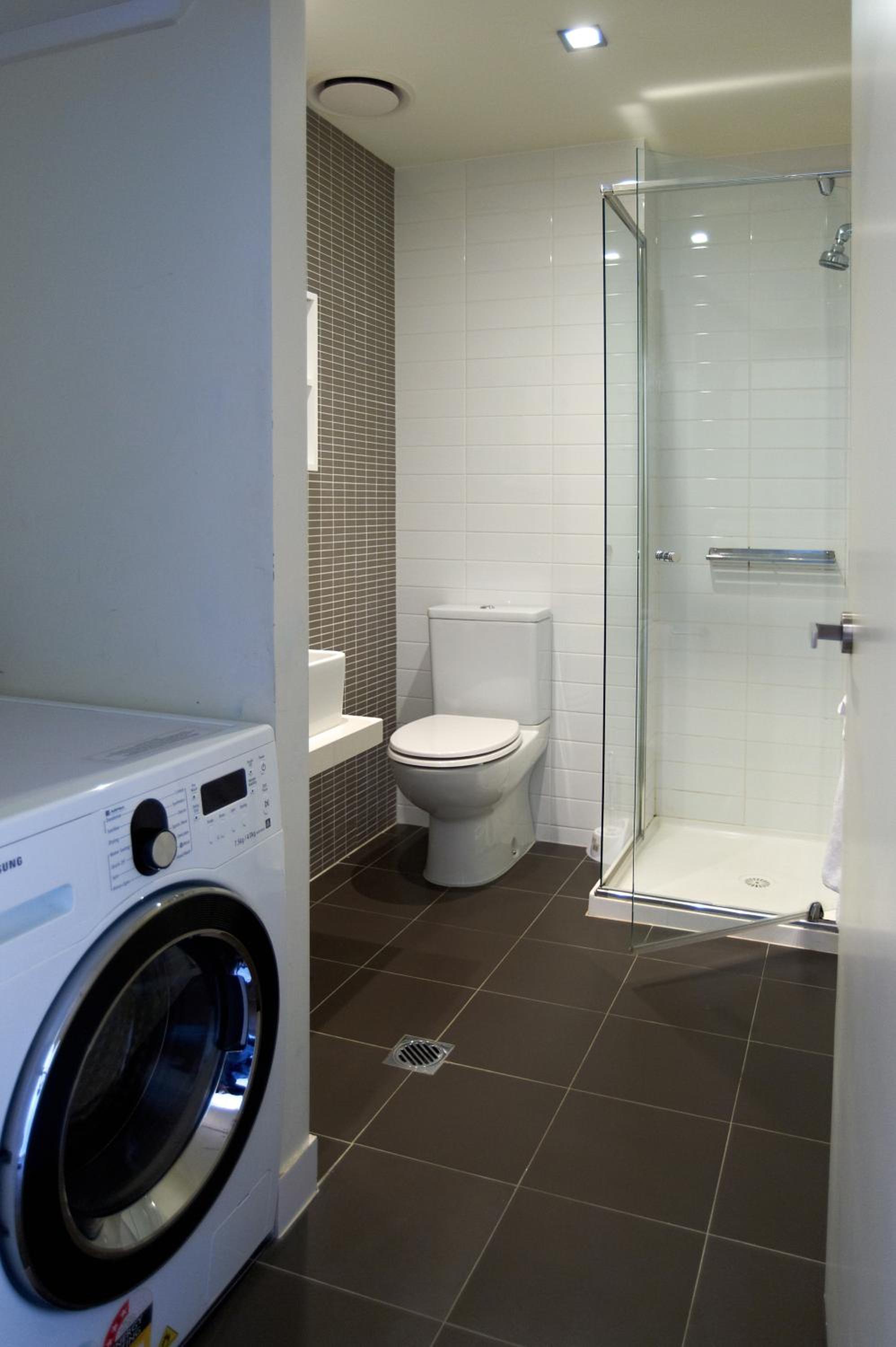 One-Bedroom Apartment - Photo 3