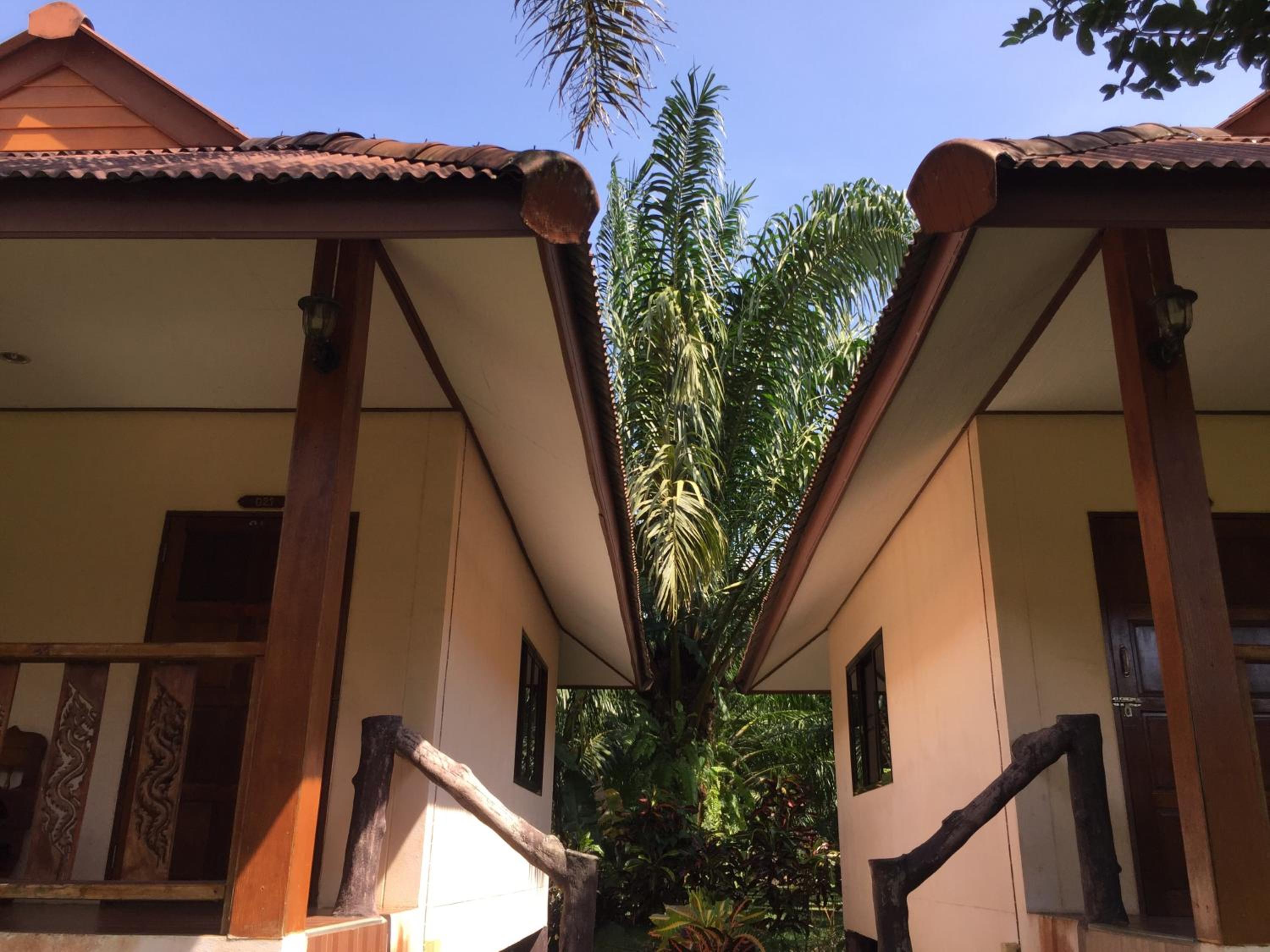 Superior Bungalow With Air Conditioning photo 2