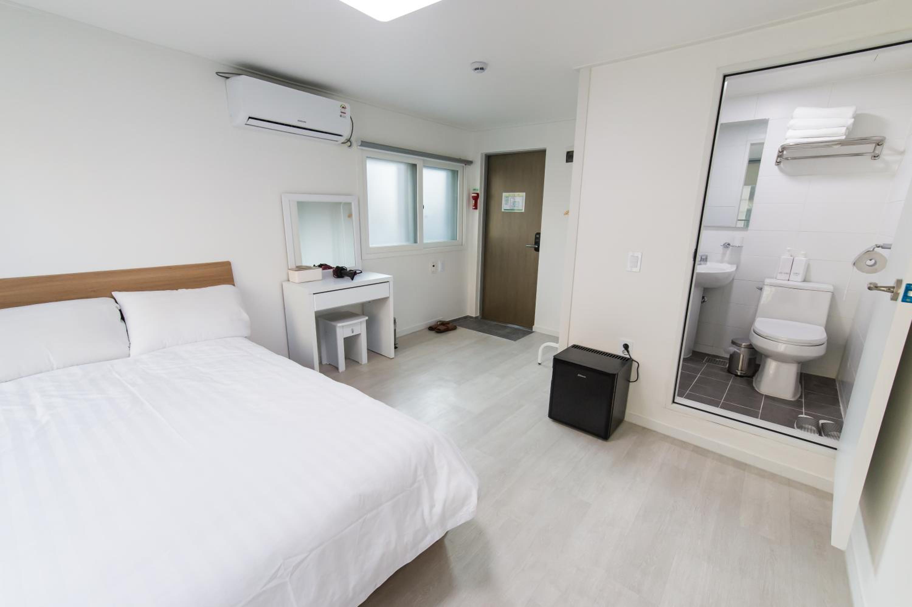 Double Room - Photo 1