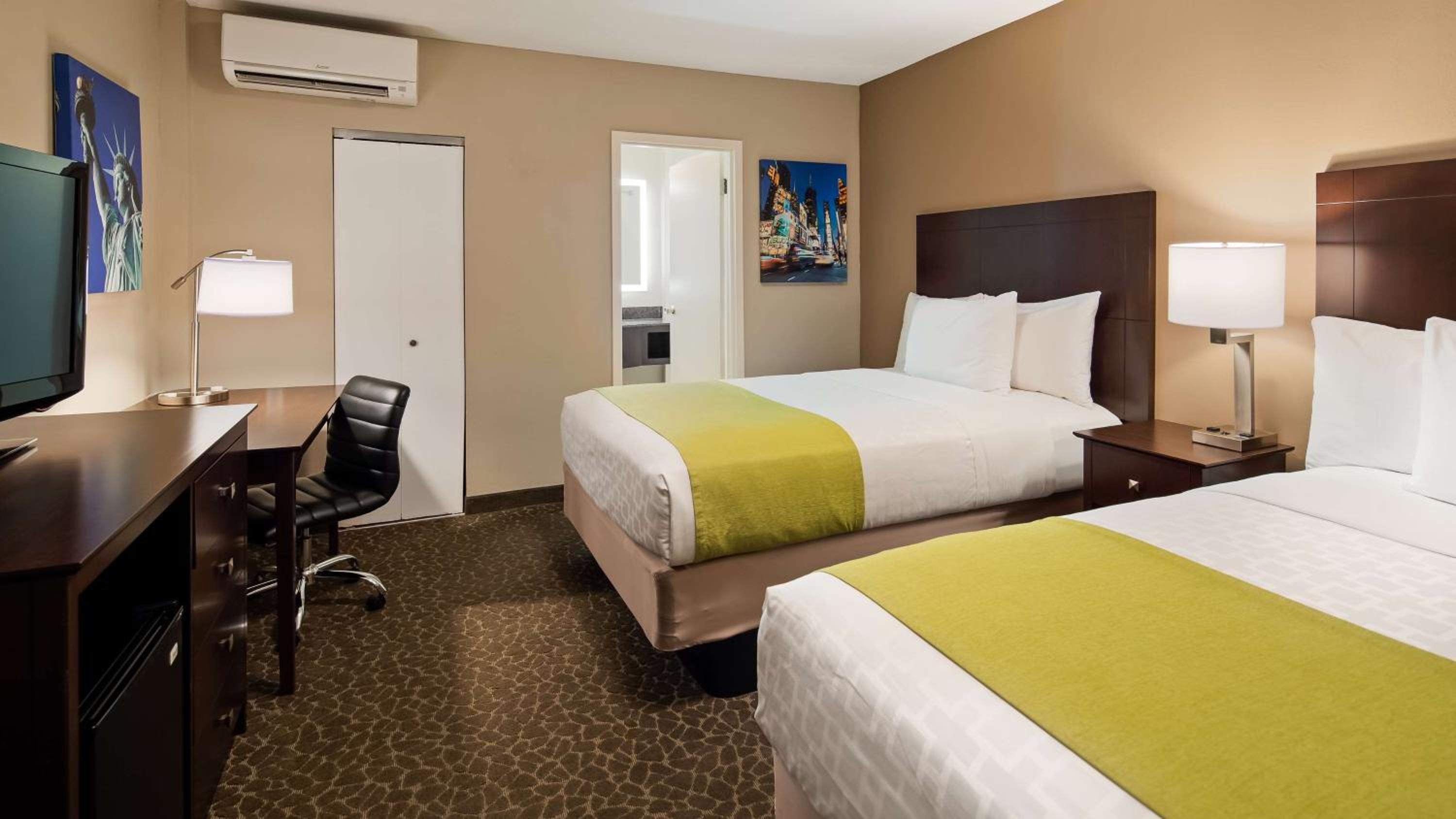 Double Room with Two Double Beds - Non-Smoking