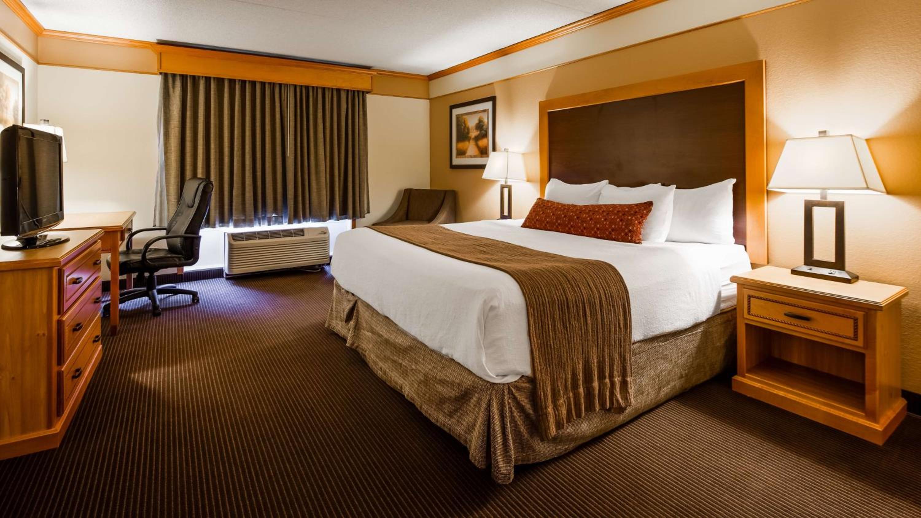 King Suite with Kitchenette - Non-Smoking photo 1