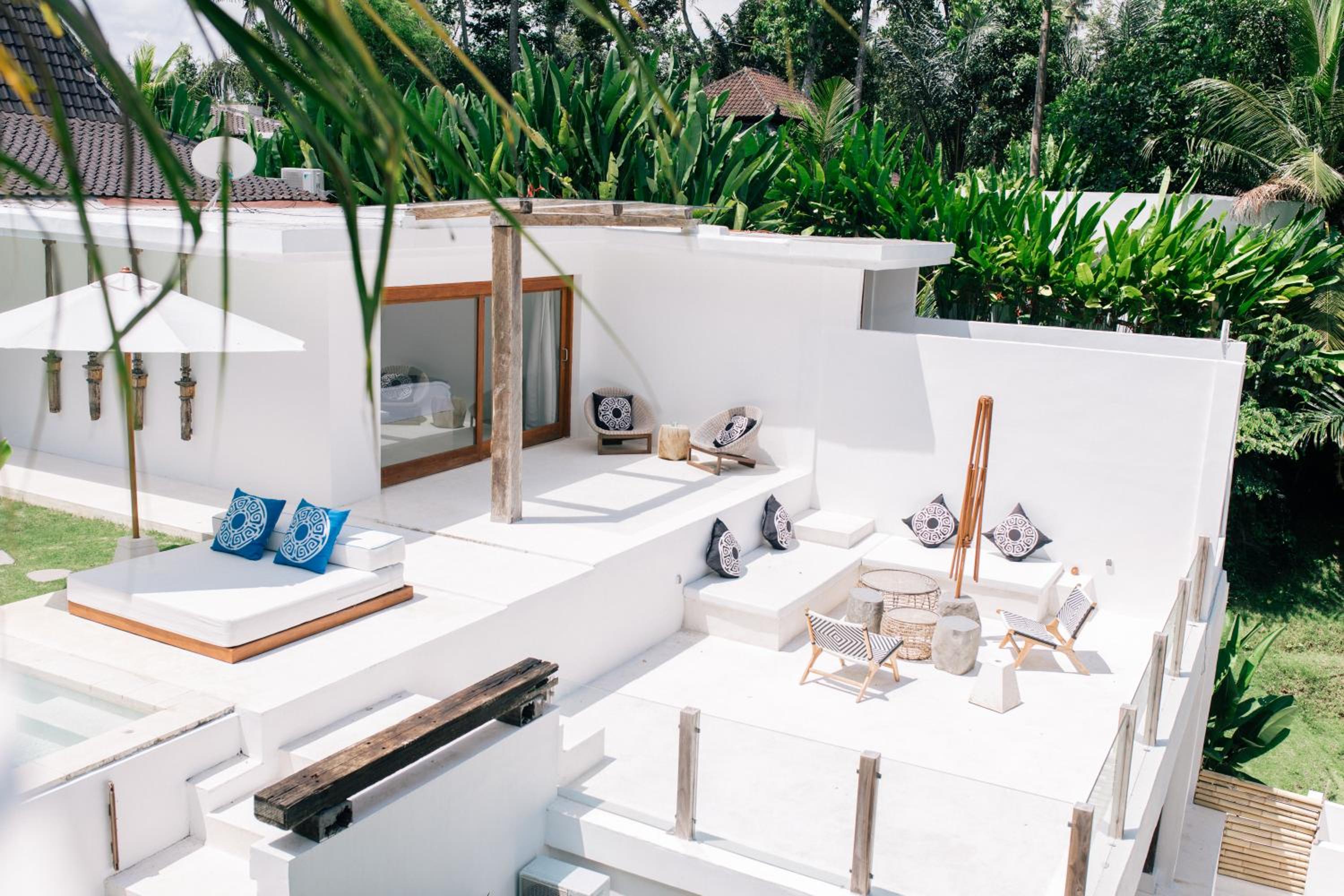 Three-Bedroom Villa with Private Pool - Photo 16