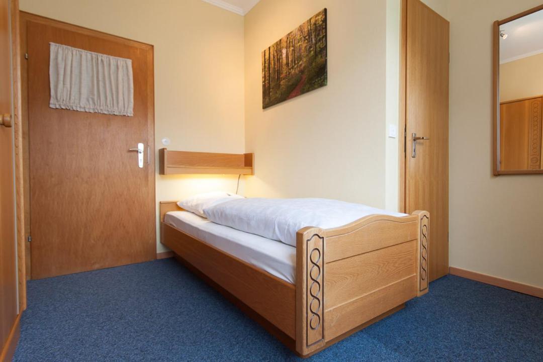 Single Room photo 2