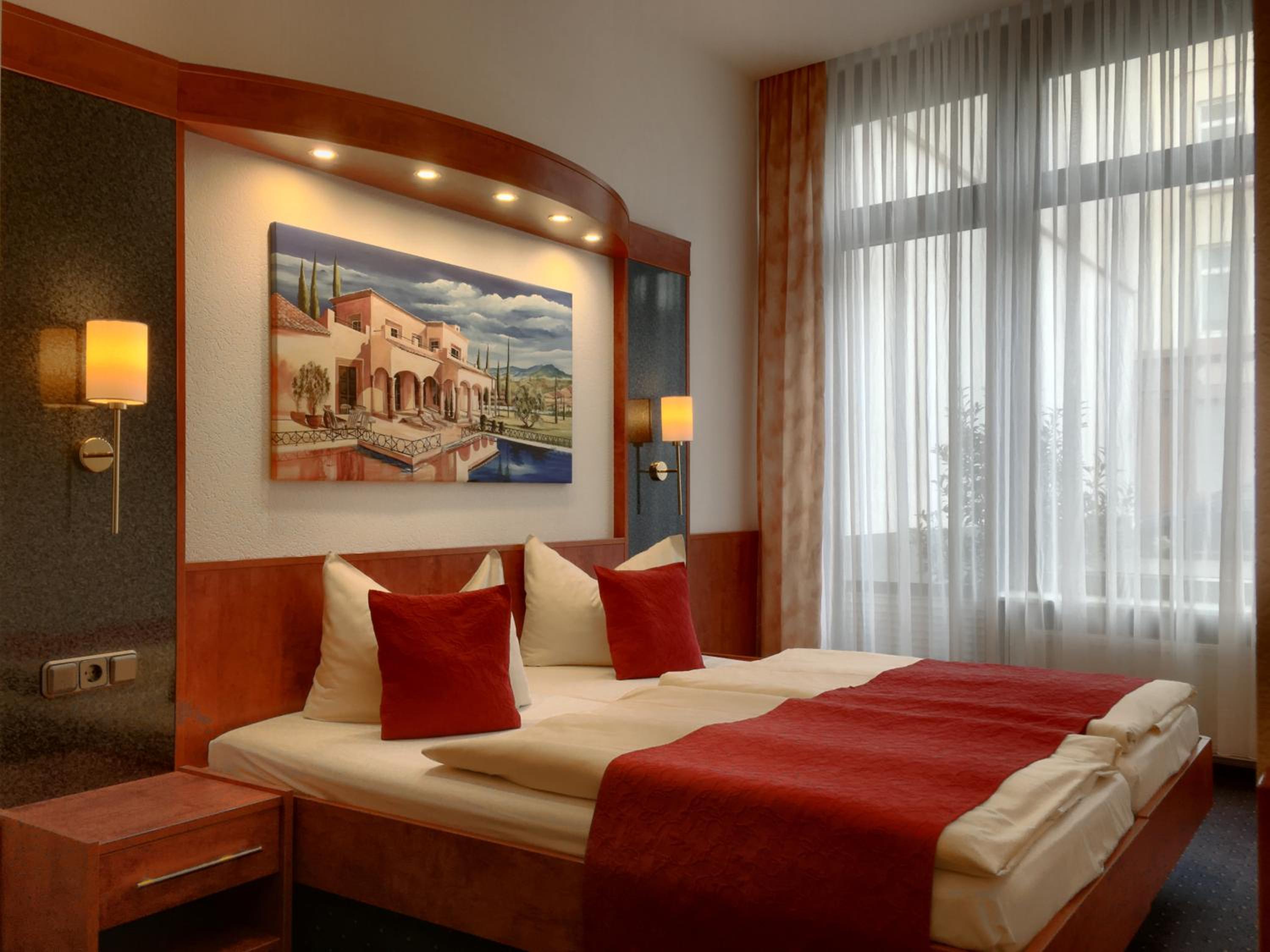 Standard Double or Twin Room - Photo 3