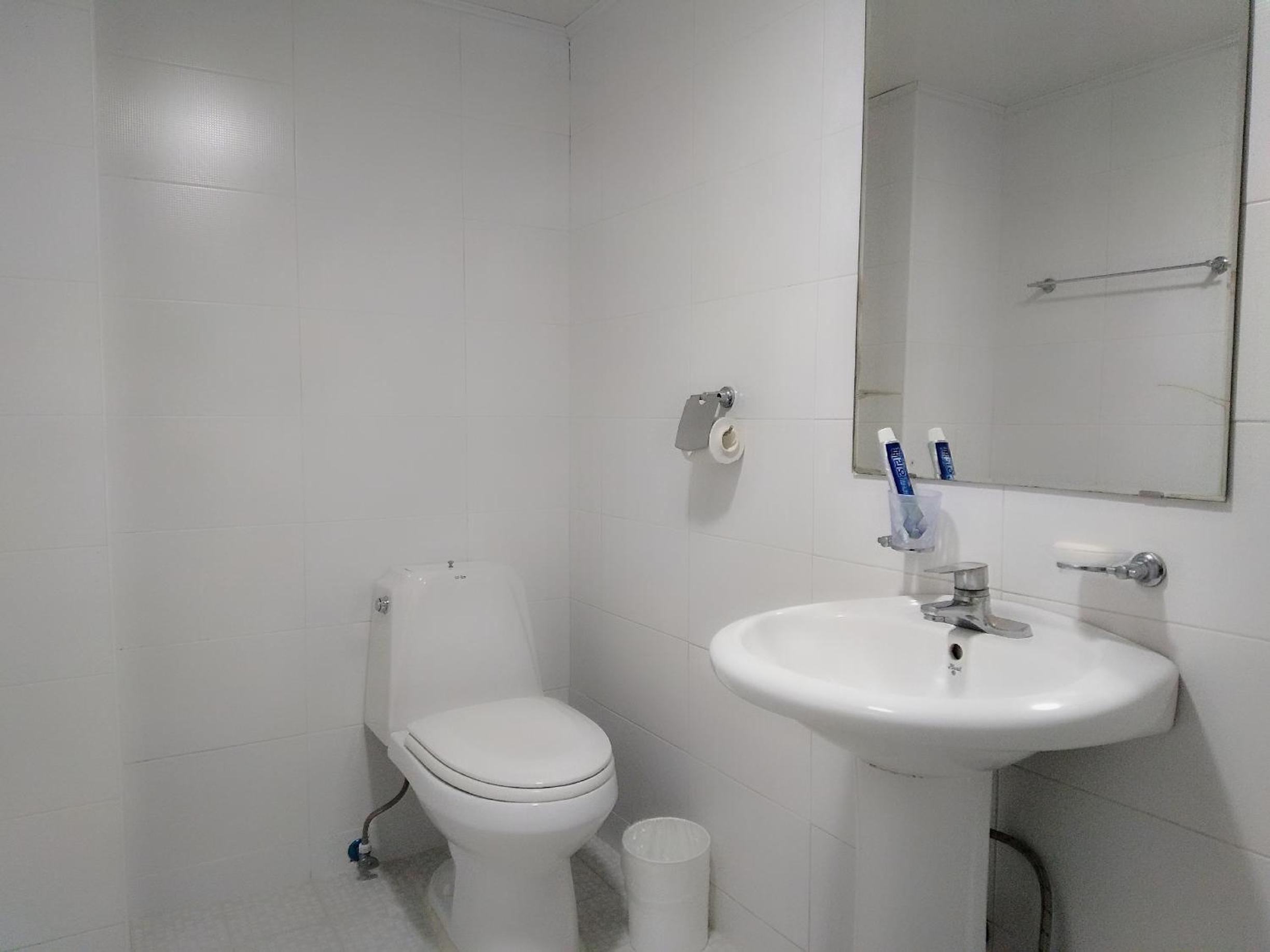 Standard Twin Room - Photo 3
