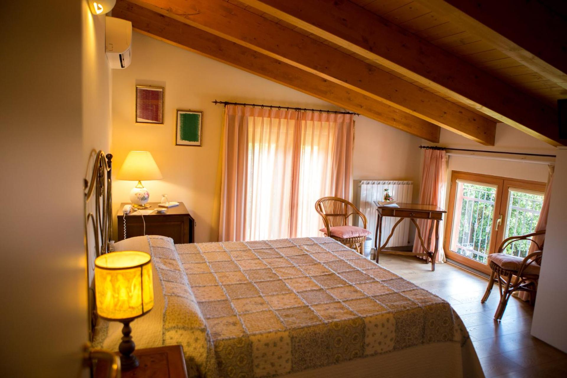 Double Room - Photo 7