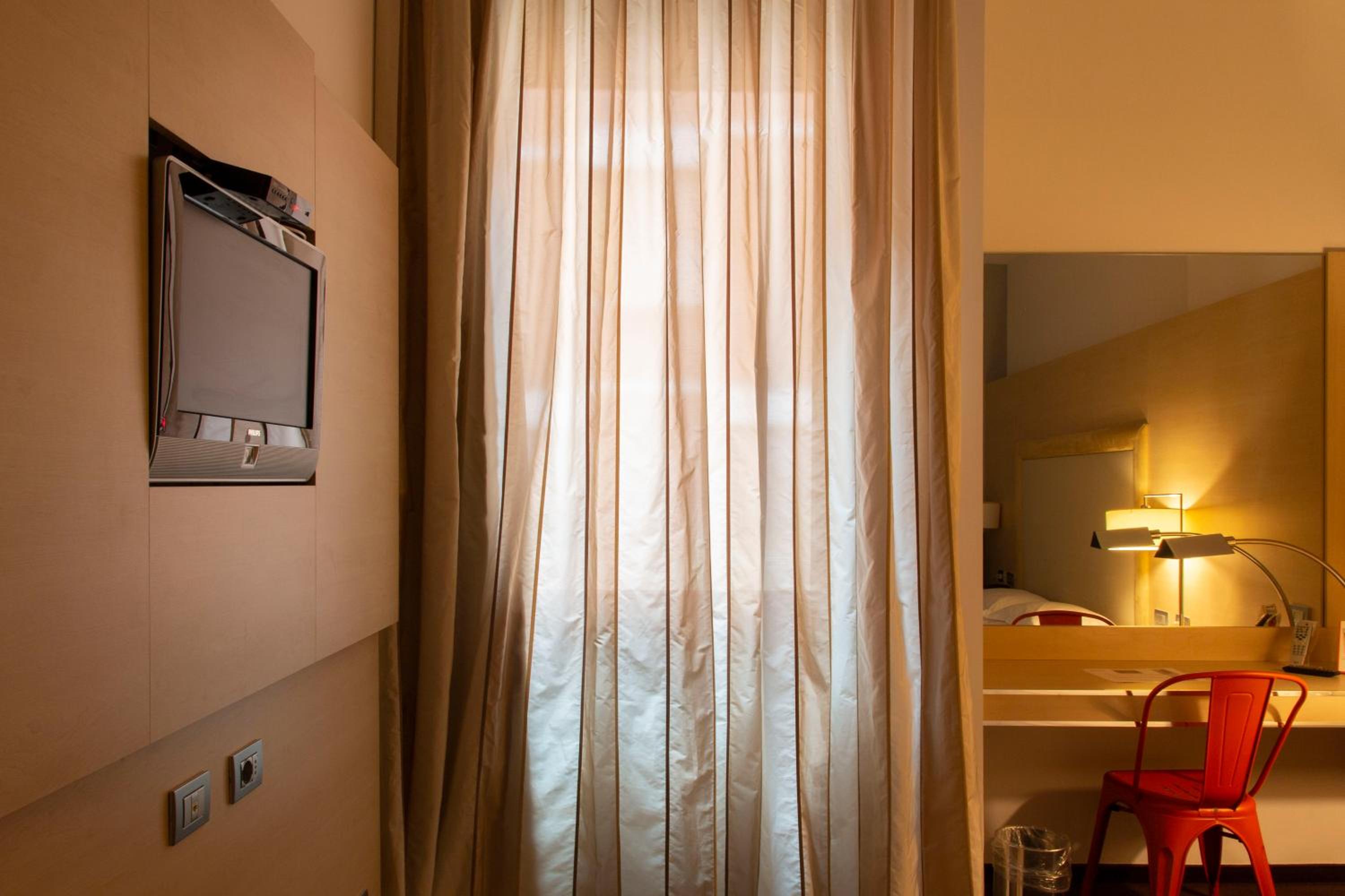 Standard Double Room - Photo 1