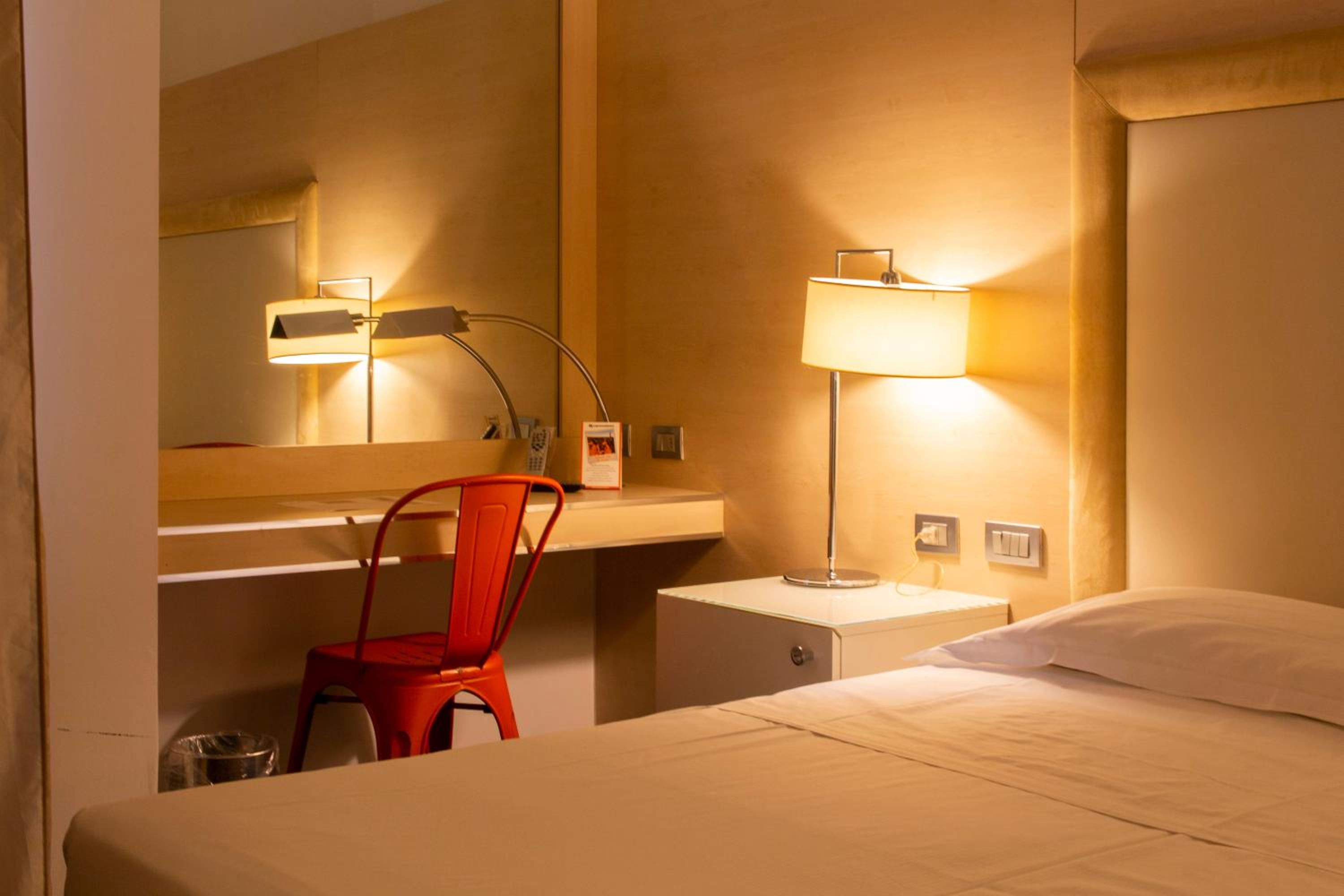Standard Double Room - Photo 5