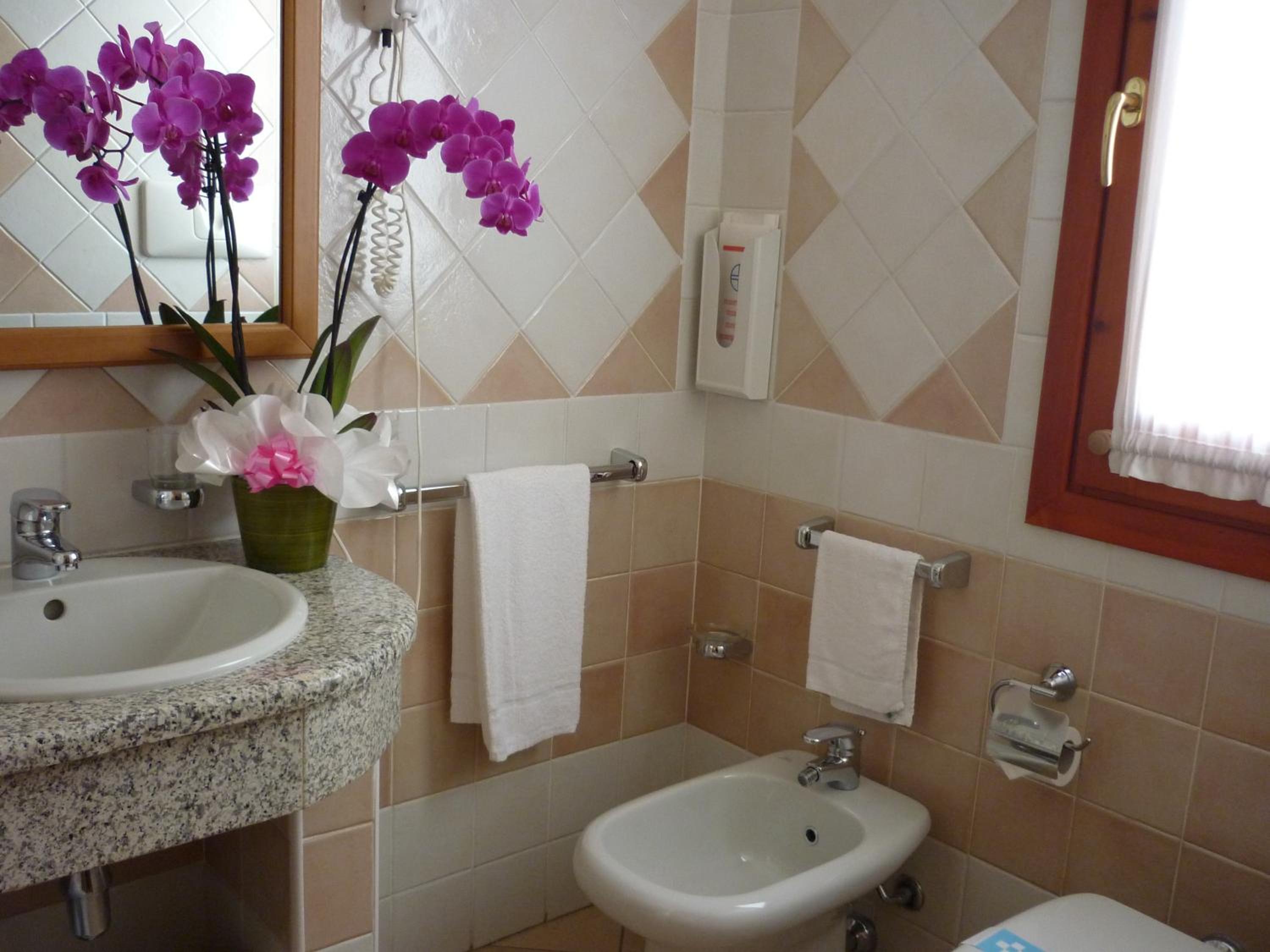 Double or Twin Room with Balcony photo 2