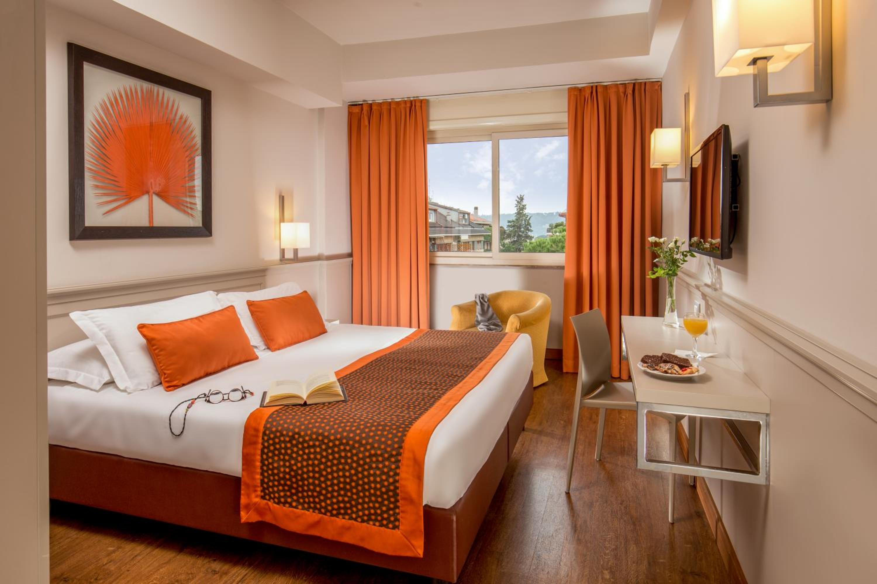 Superior Double or Twin Room thumbnail 5
