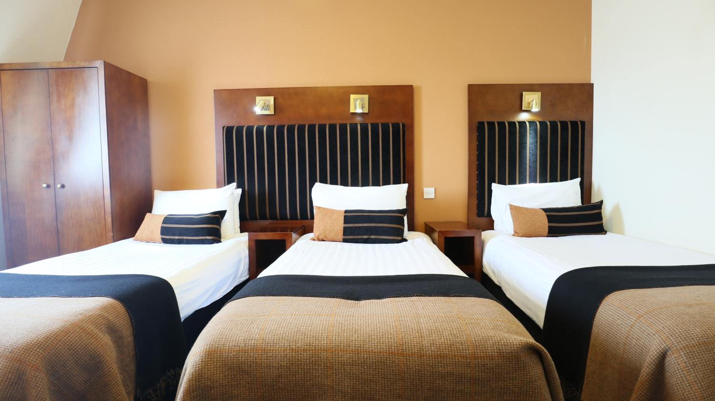 Triple Room - Photo 2