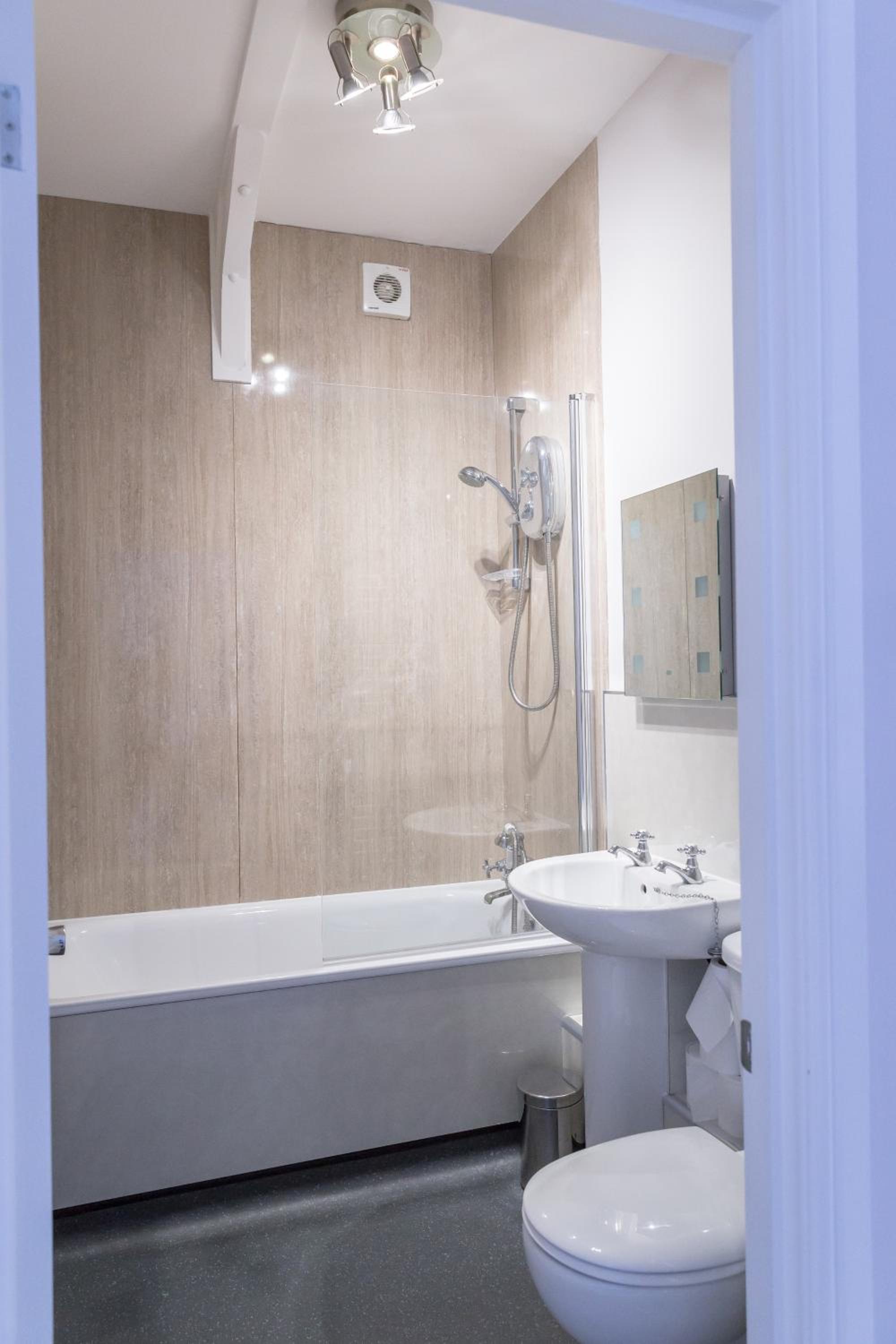Suite - Photo 6