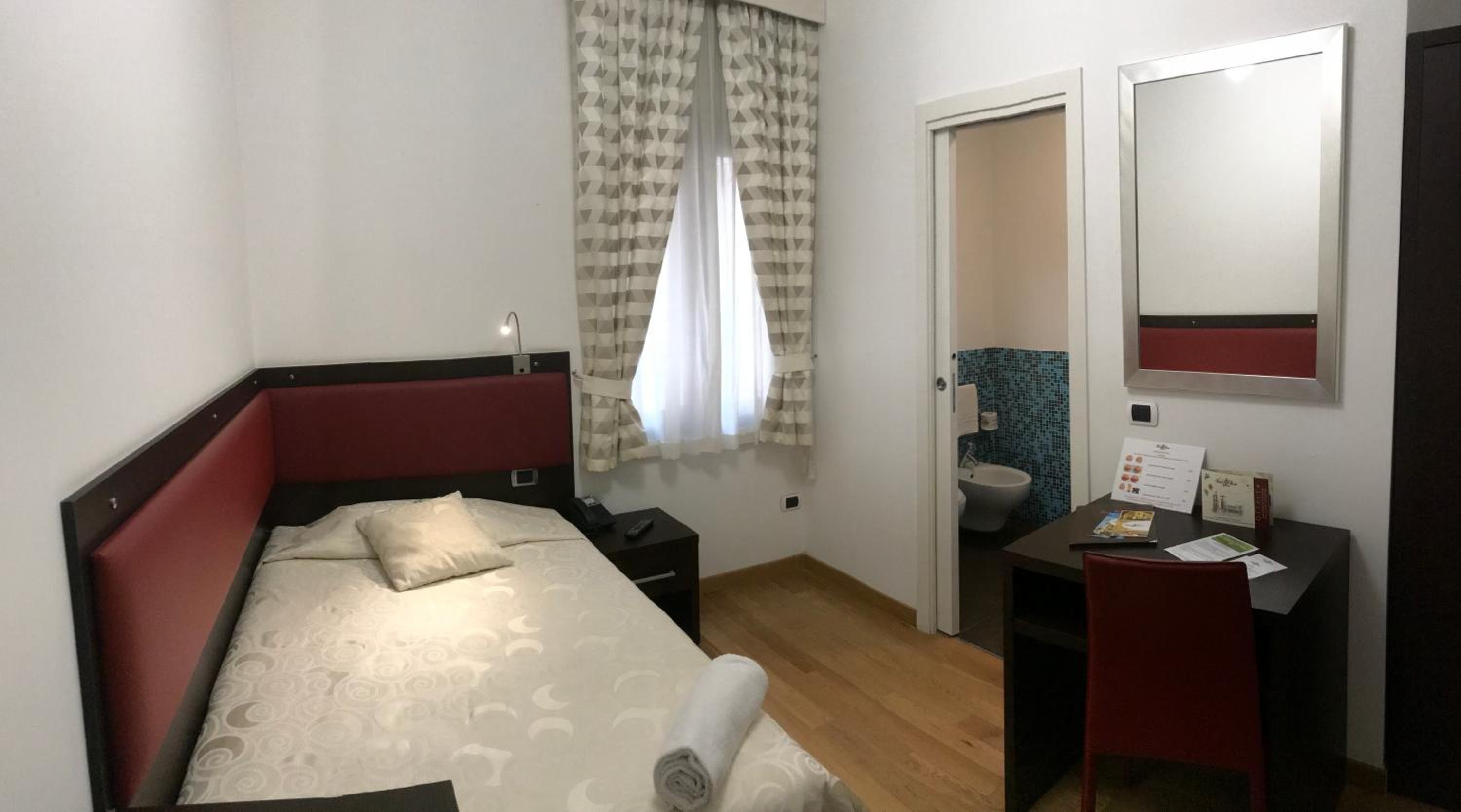 Deluxe Single Room