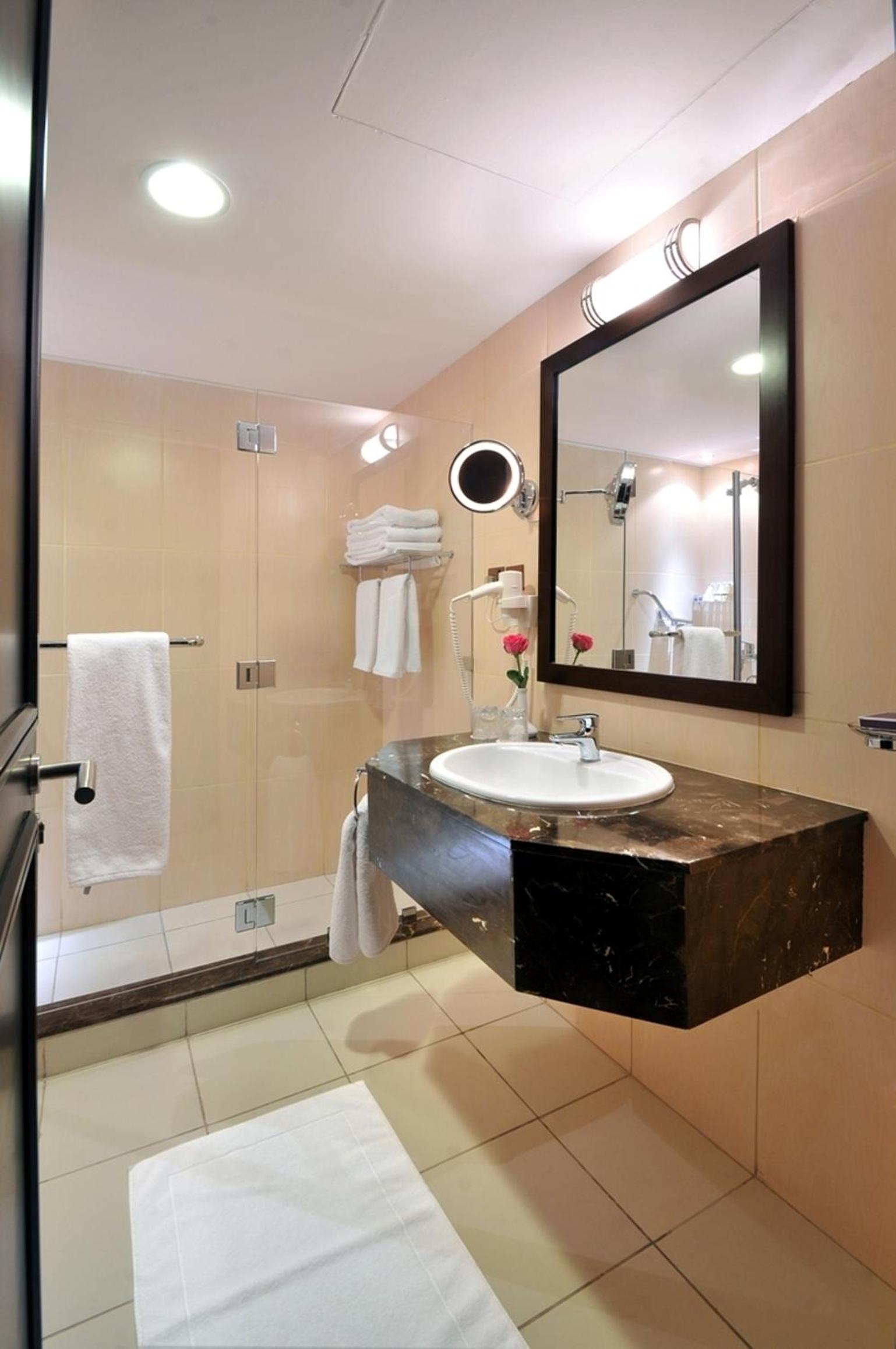 Standard Quad Room photo 2