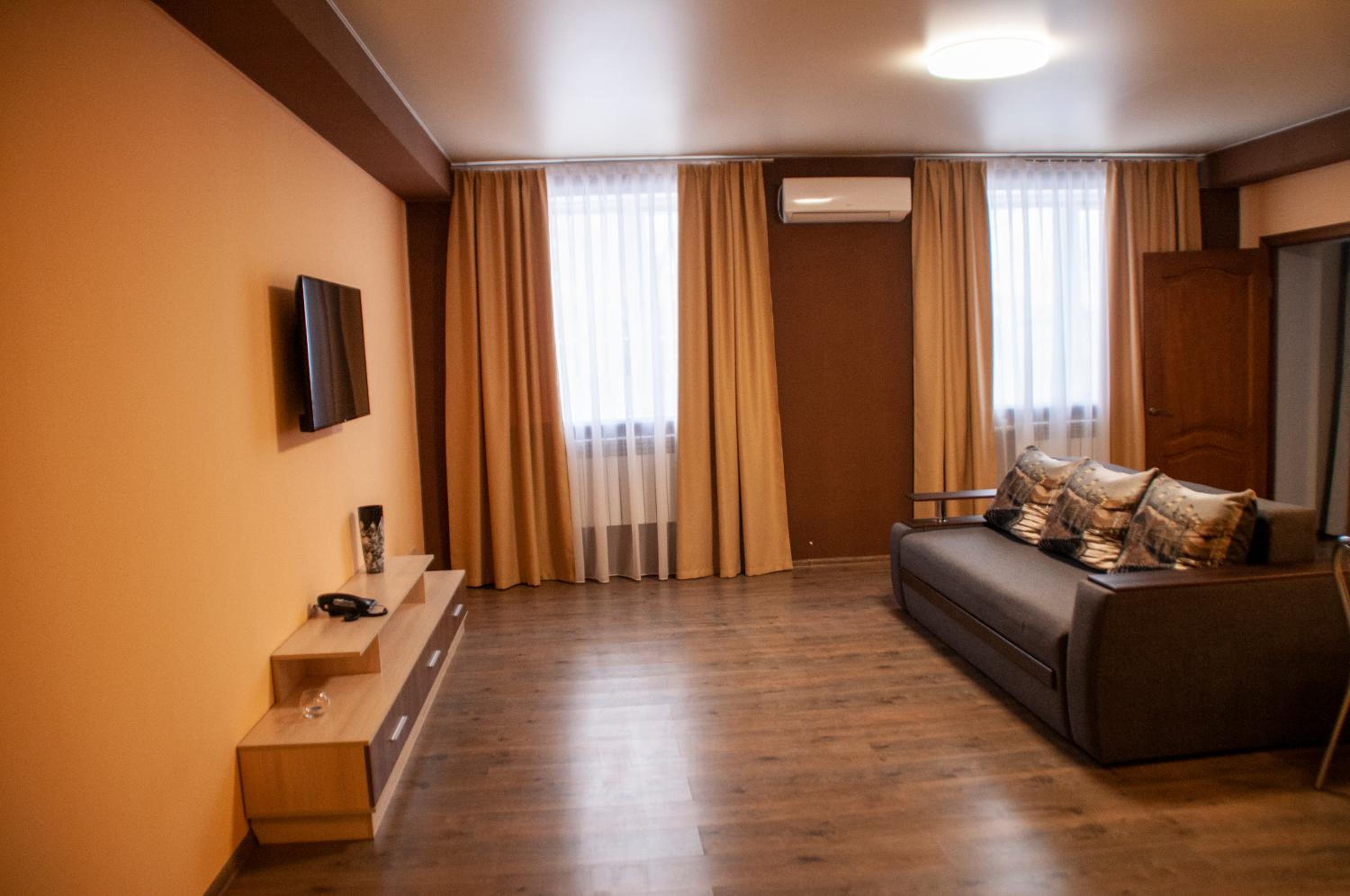 Deluxe Suite photo 2